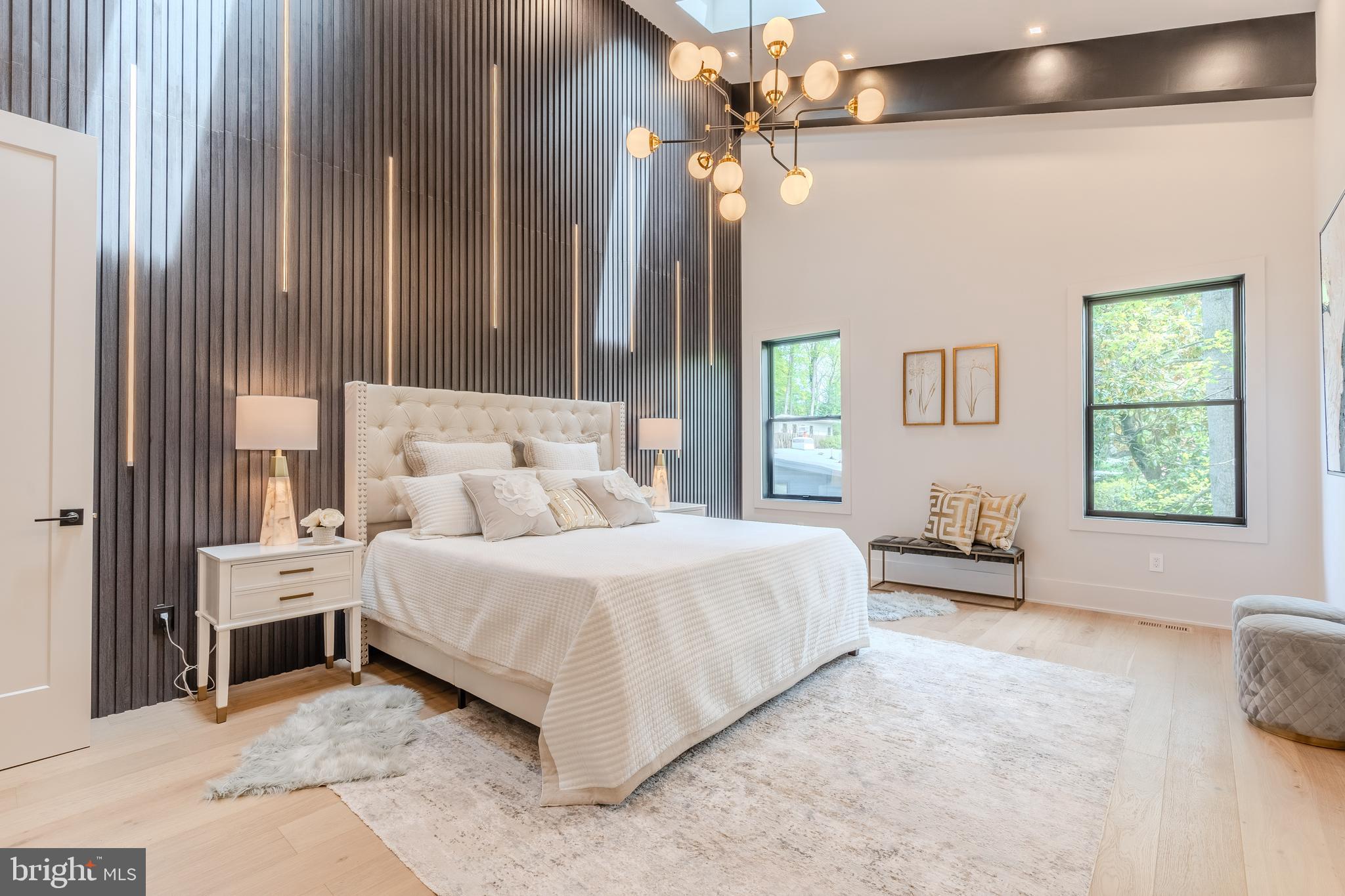 RAYMONDALE - Residential