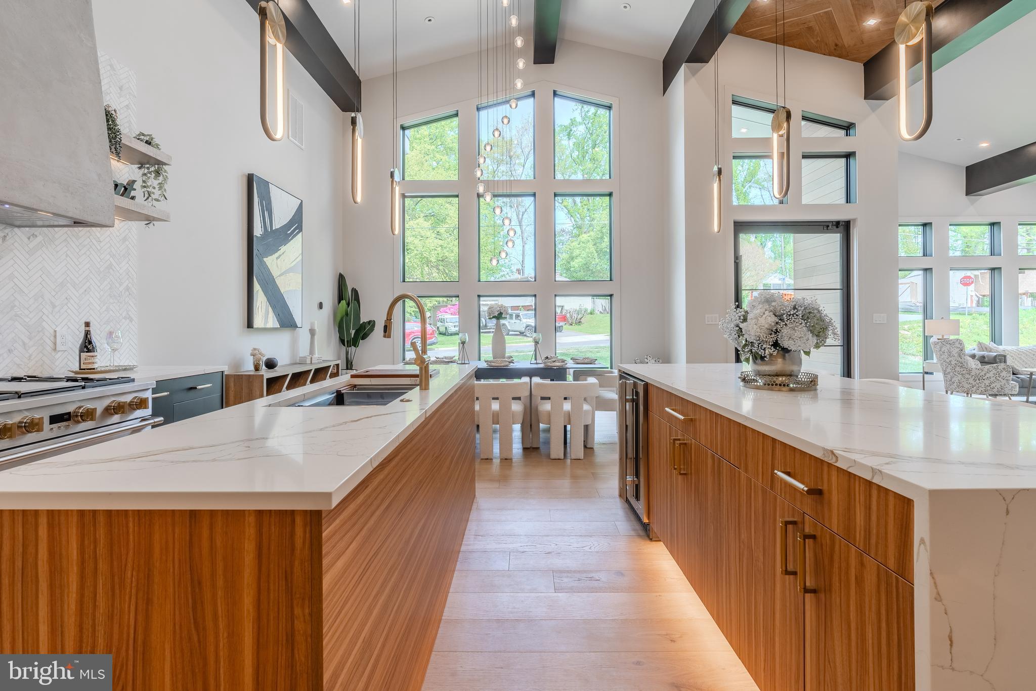 RAYMONDALE - Residential