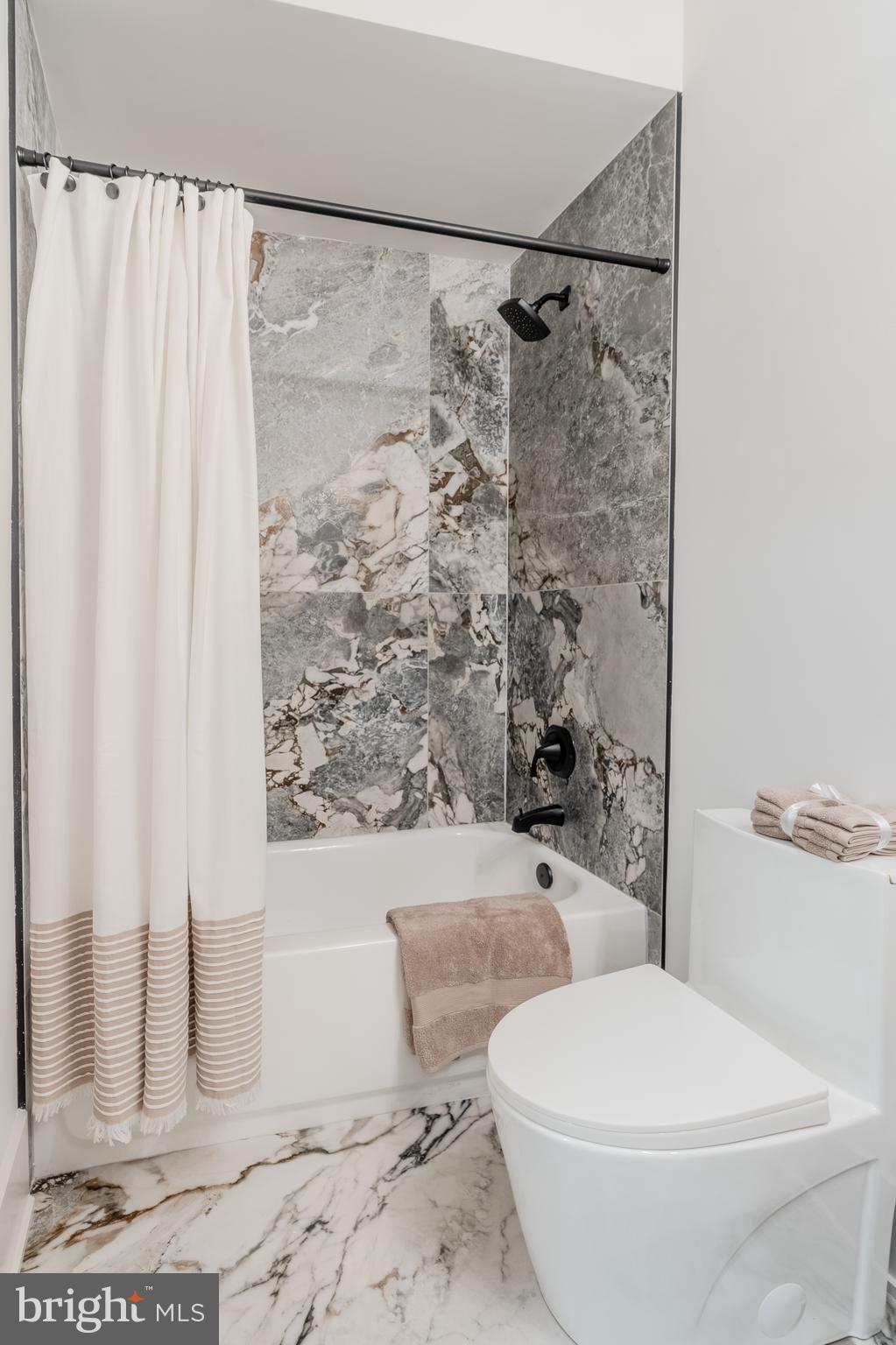 RAYMONDALE - Residential