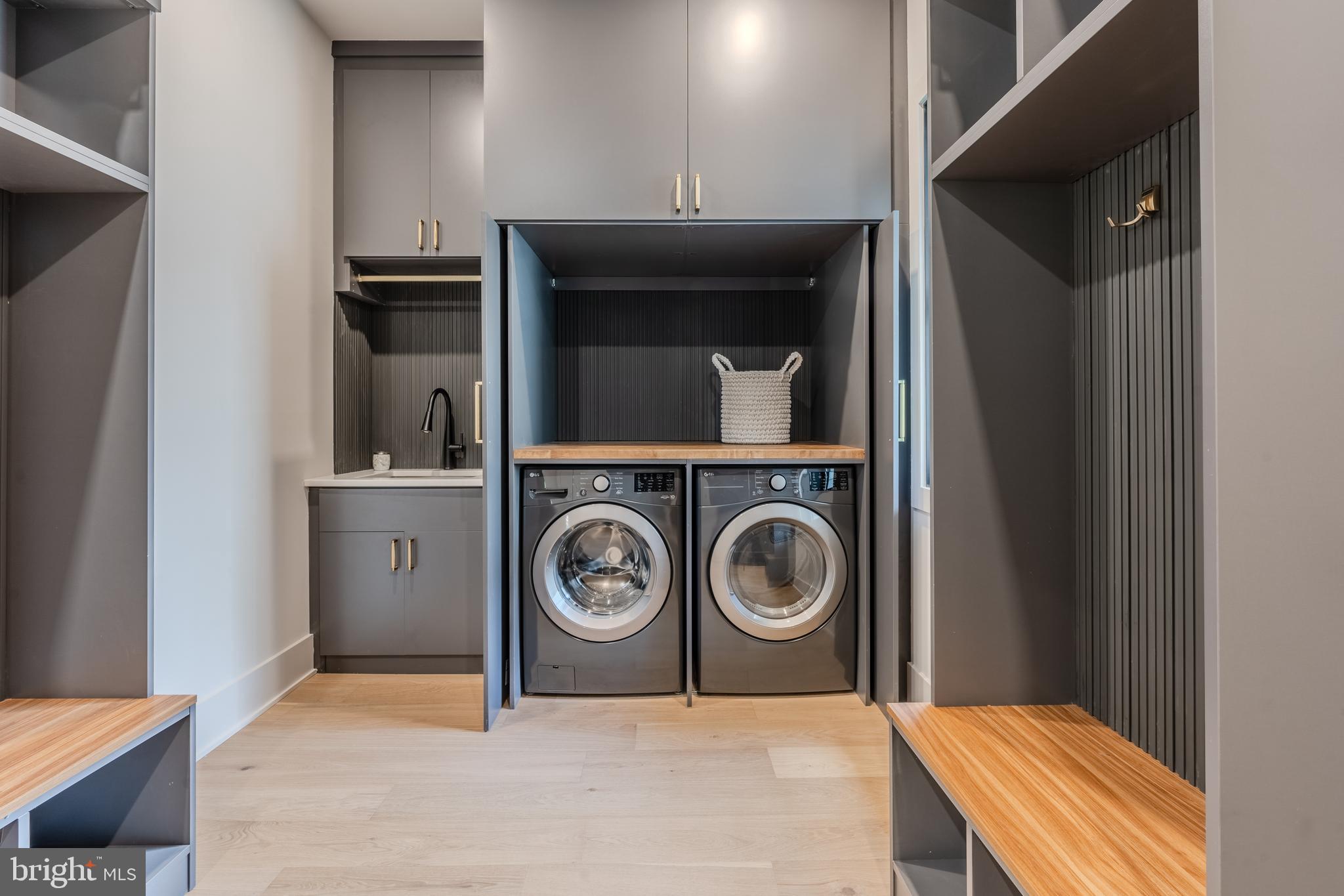 RAYMONDALE - Residential