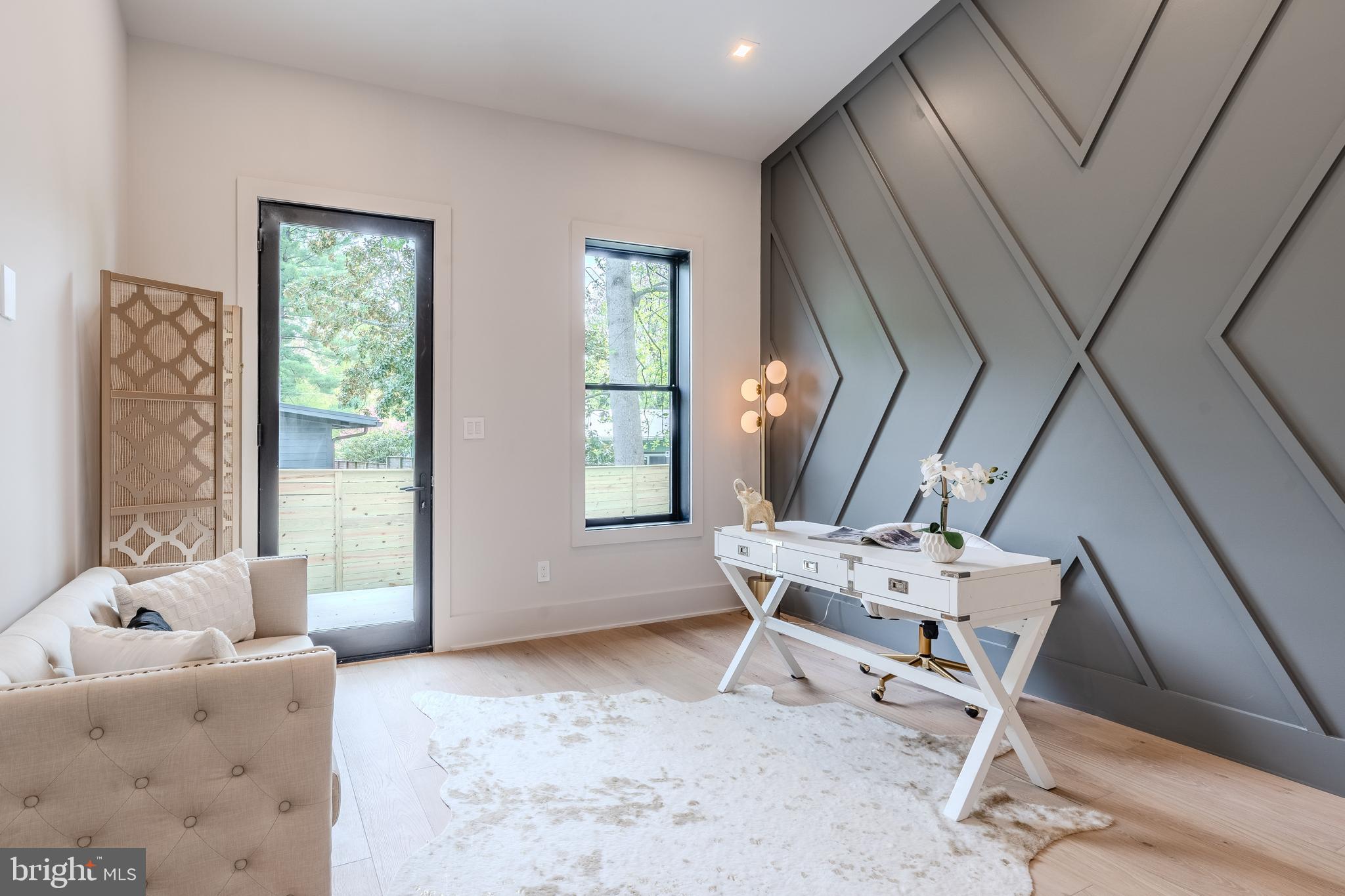 RAYMONDALE - Residential