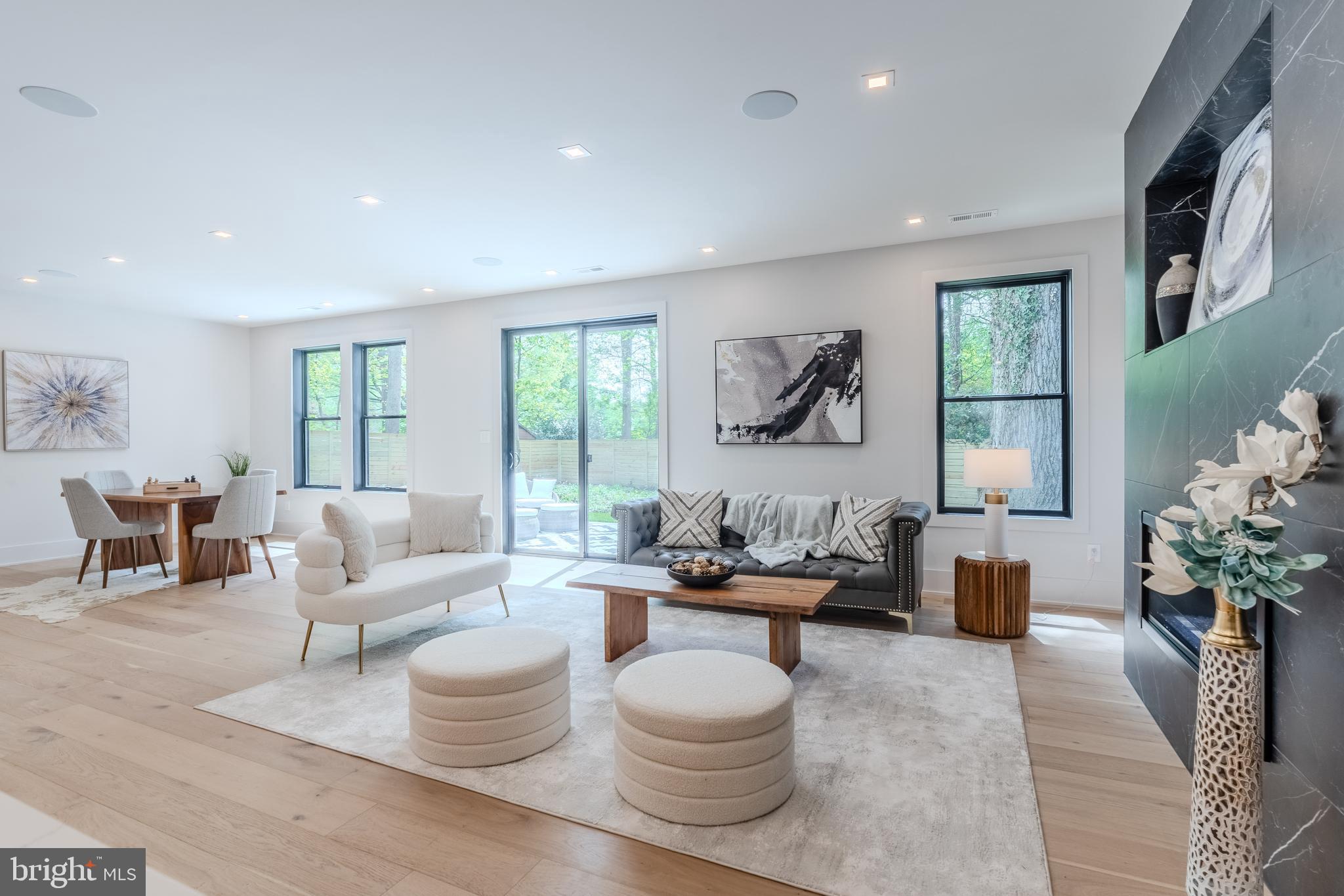 RAYMONDALE - Residential