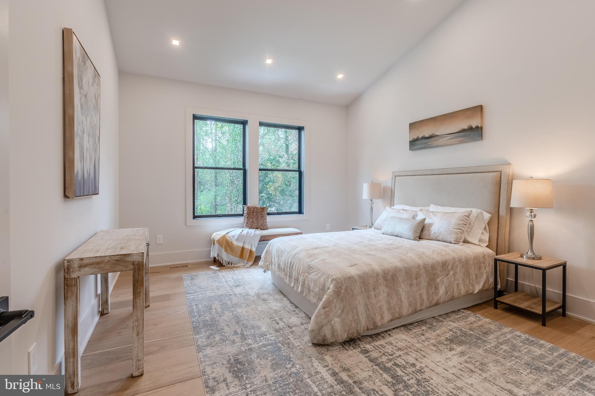 RAYMONDALE - Residential