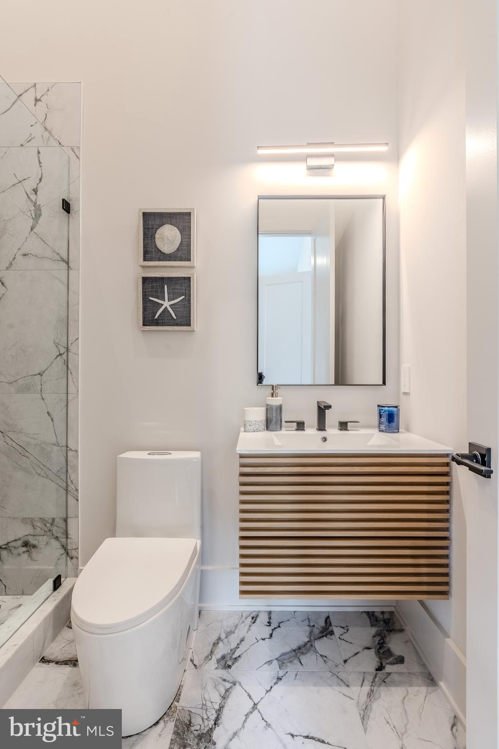 RAYMONDALE - Residential