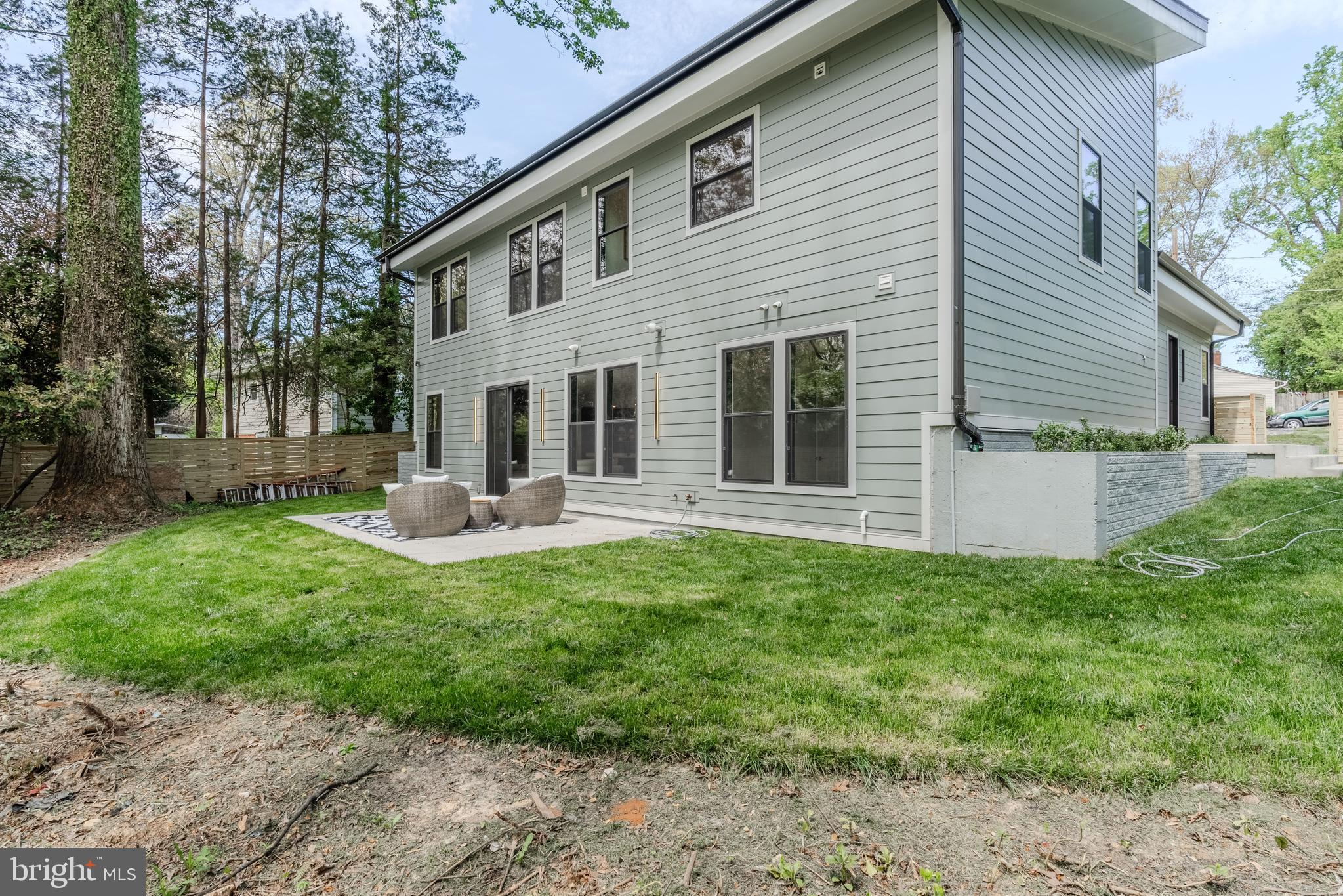 RAYMONDALE - Residential