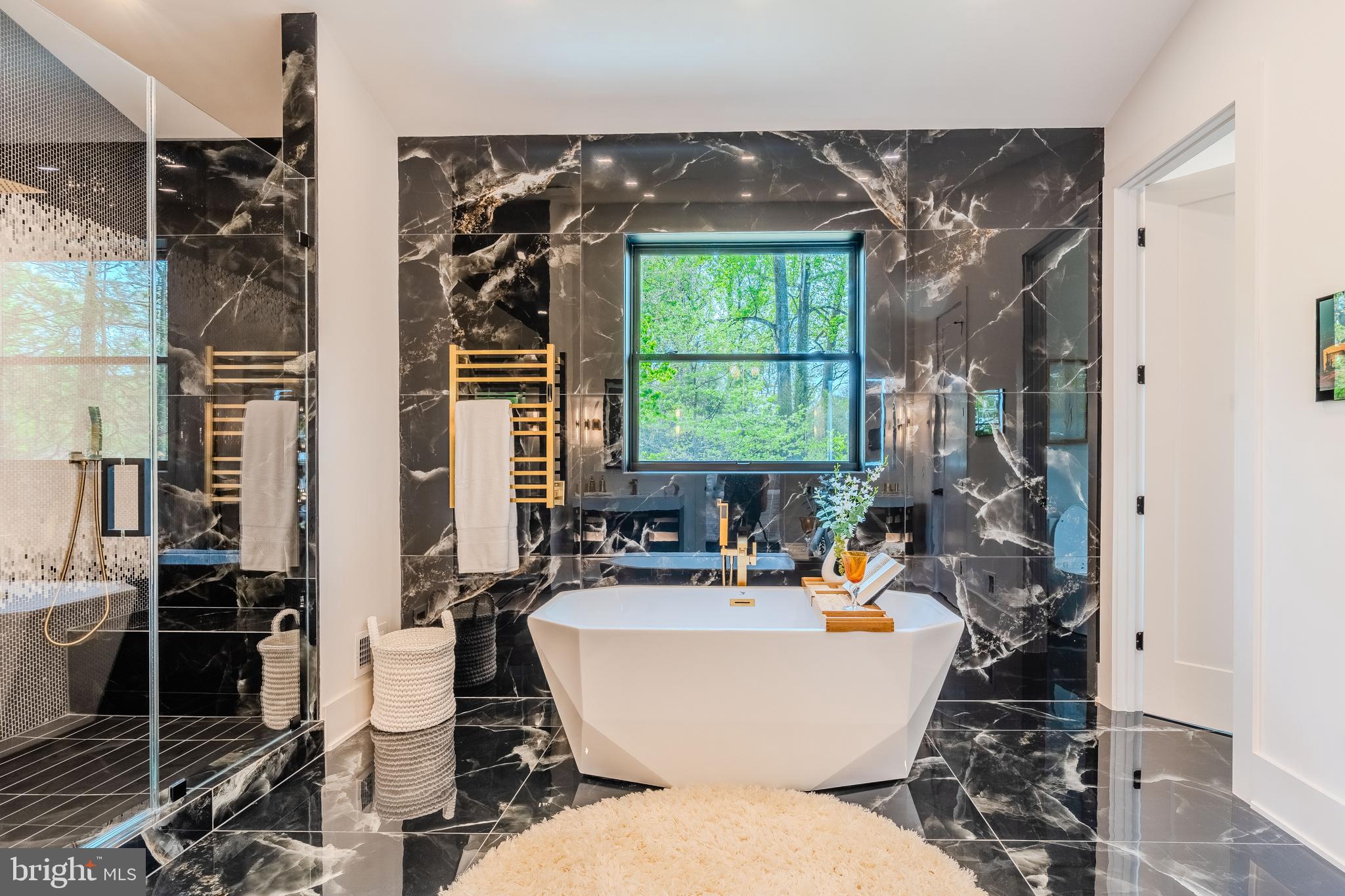 RAYMONDALE - Residential