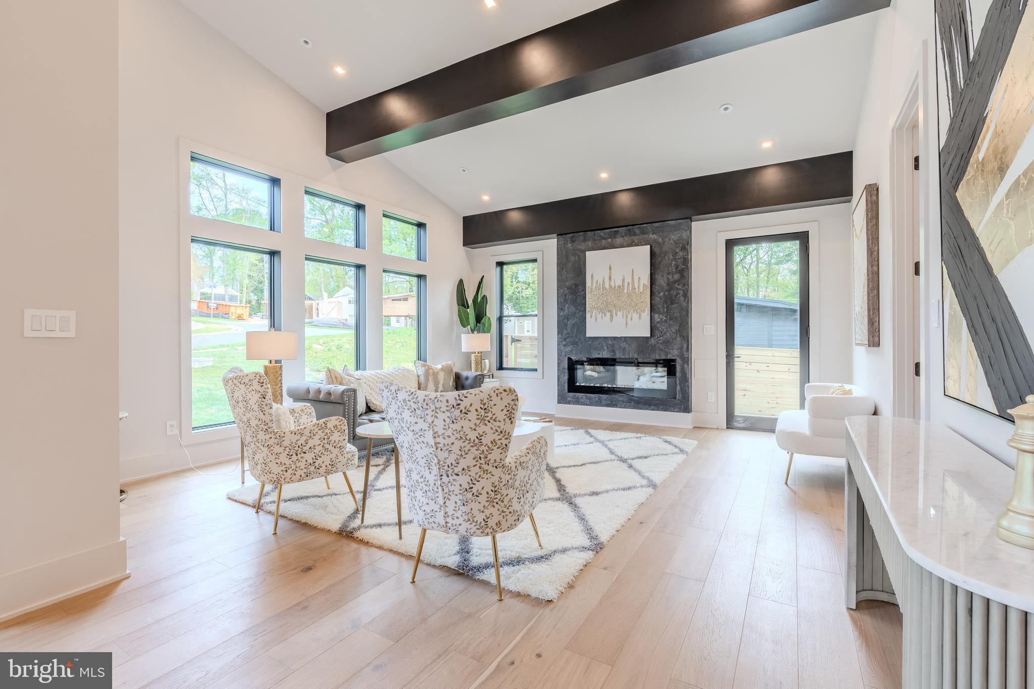 RAYMONDALE - Residential