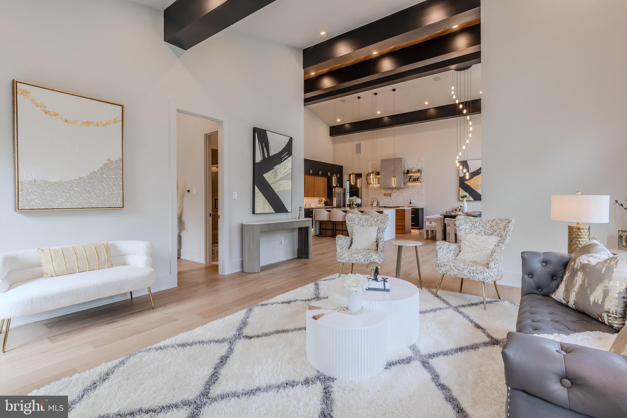 RAYMONDALE - Residential