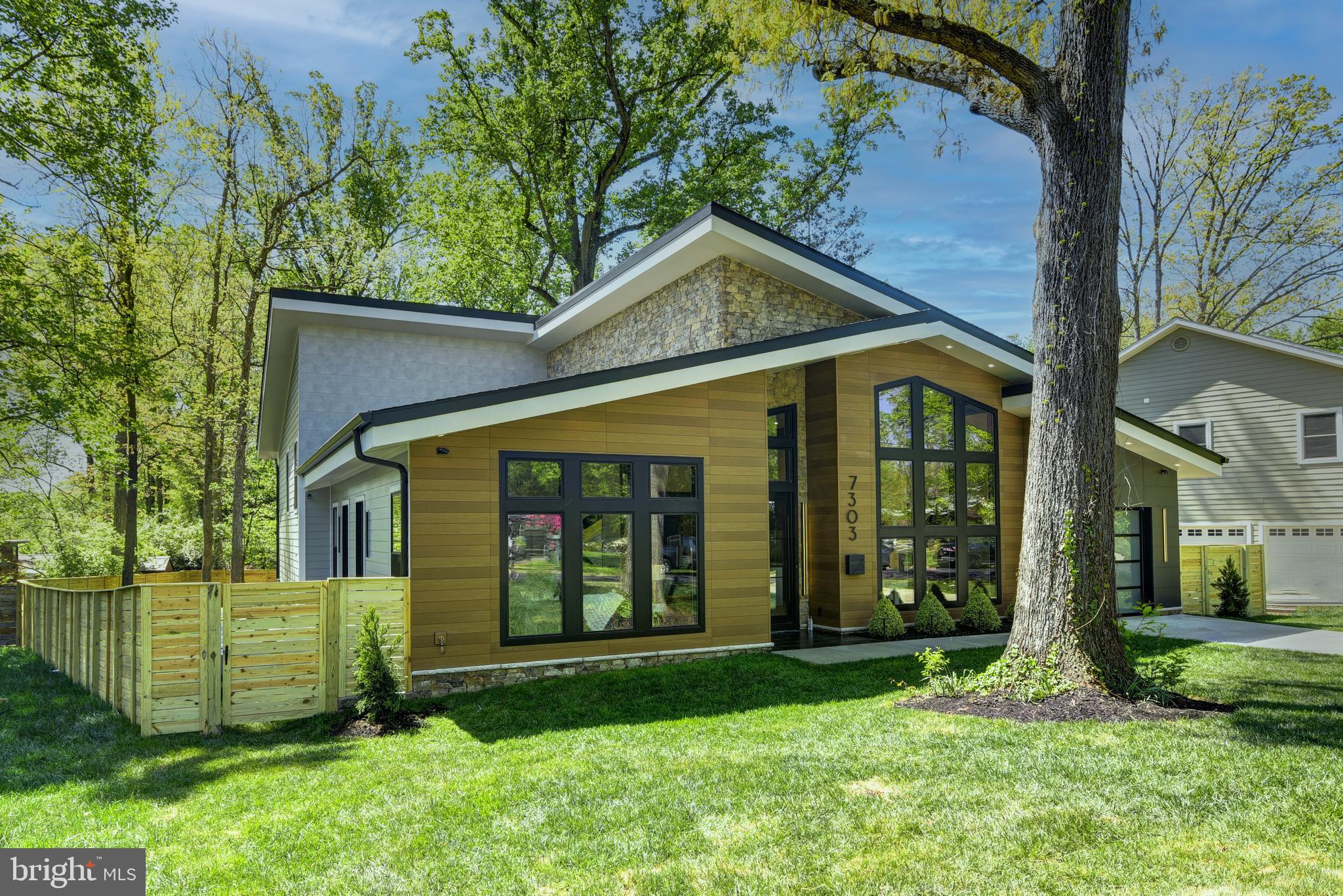 RAYMONDALE - Residential