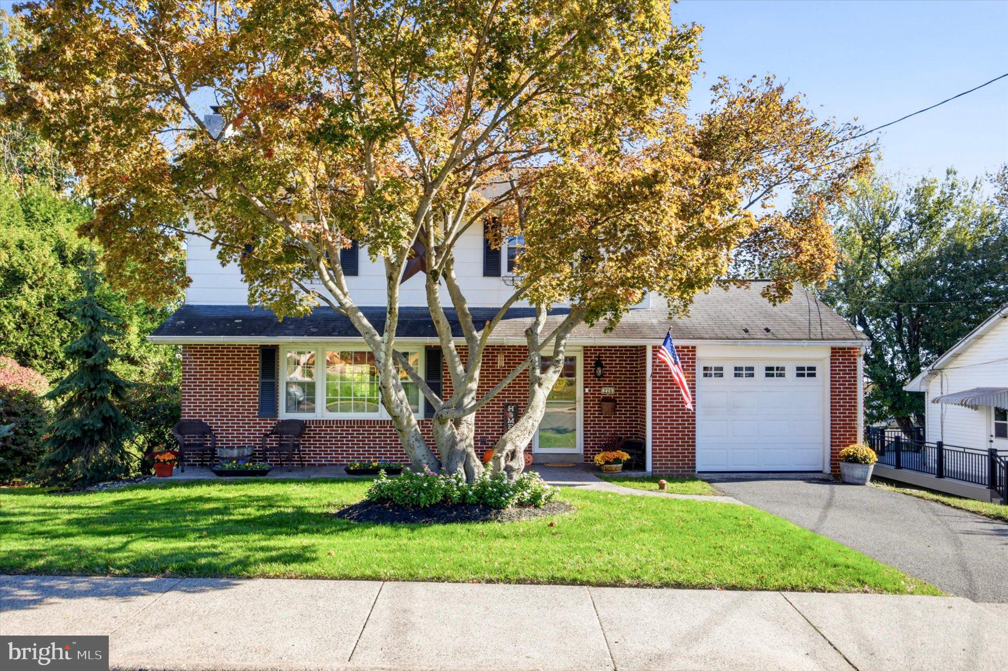 226 W WALNUT STREET