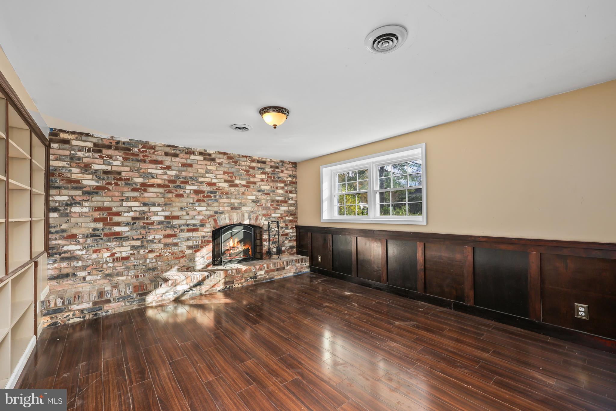 LAKE ACRES - Residential