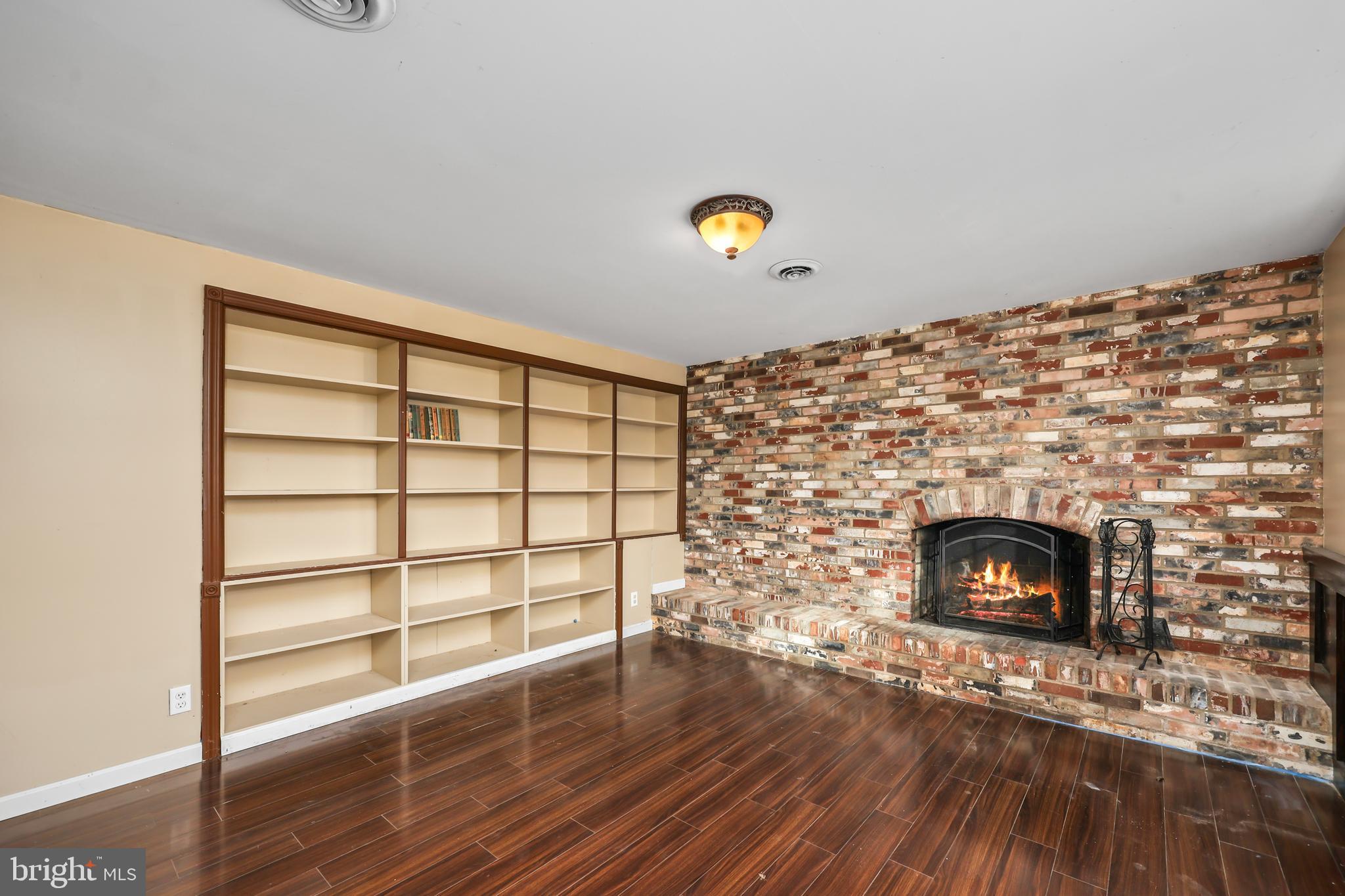 LAKE ACRES - Residential