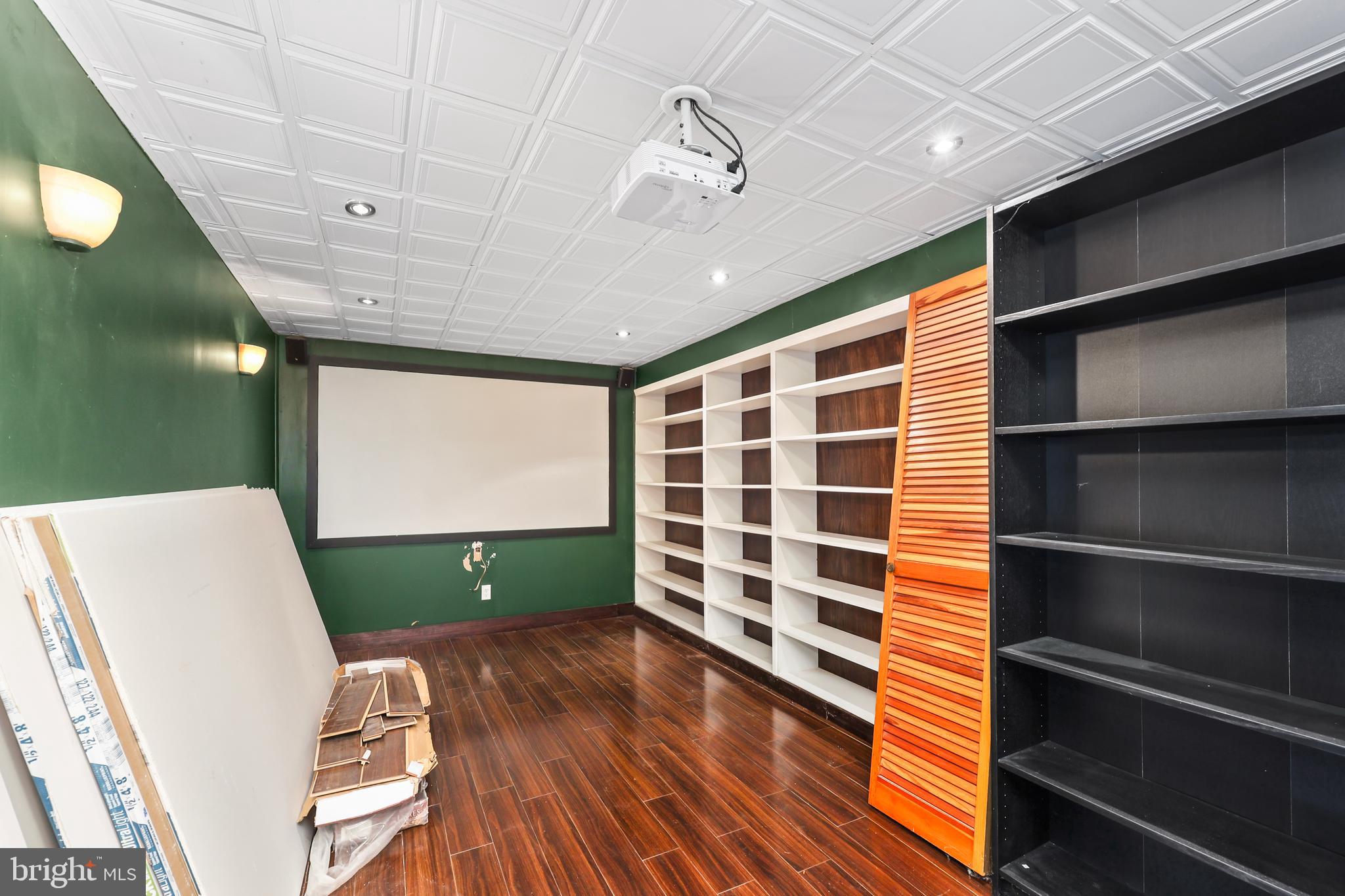 LAKE ACRES - Residential