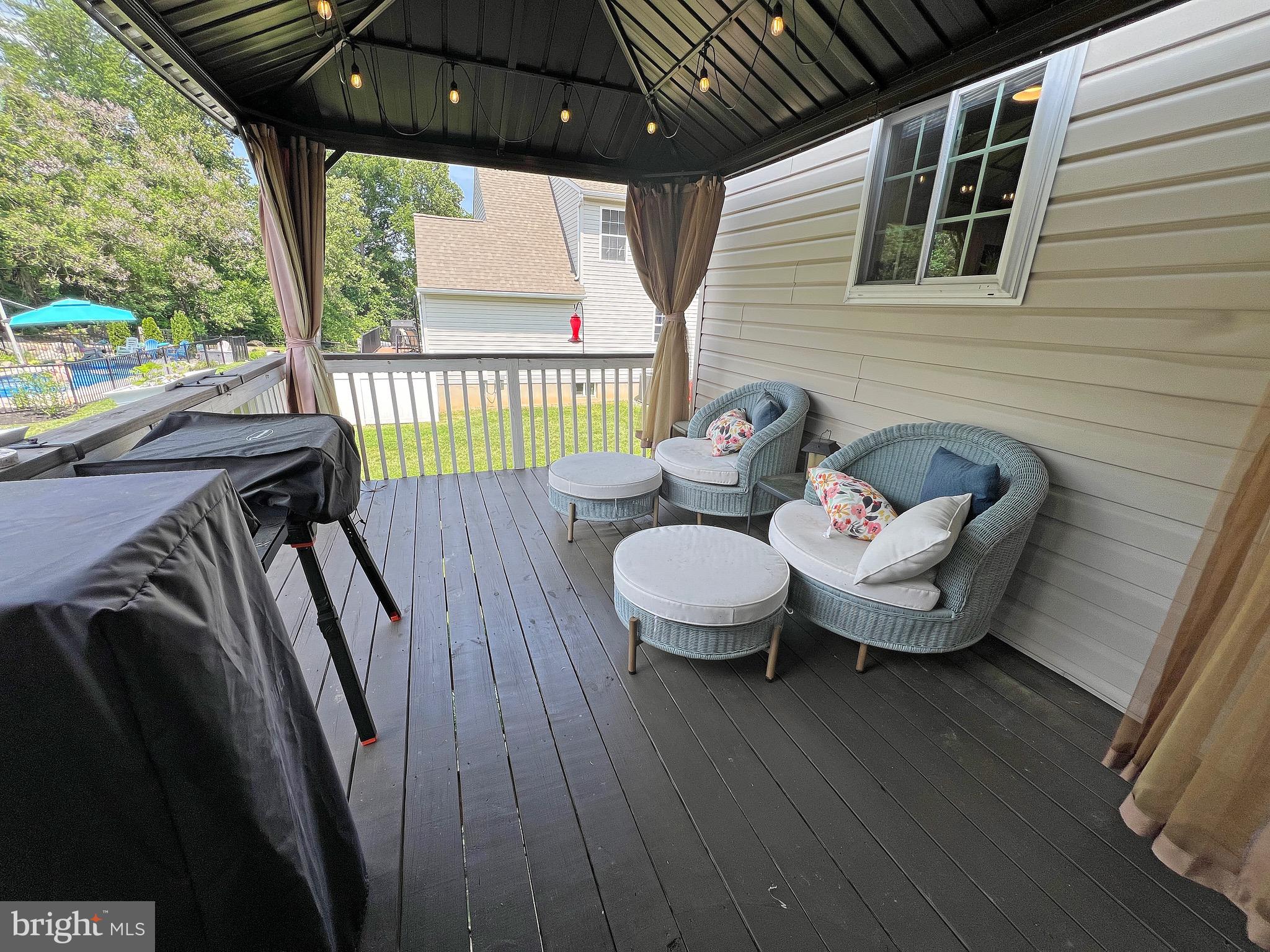 YORKTOWN CROSSING - Residential