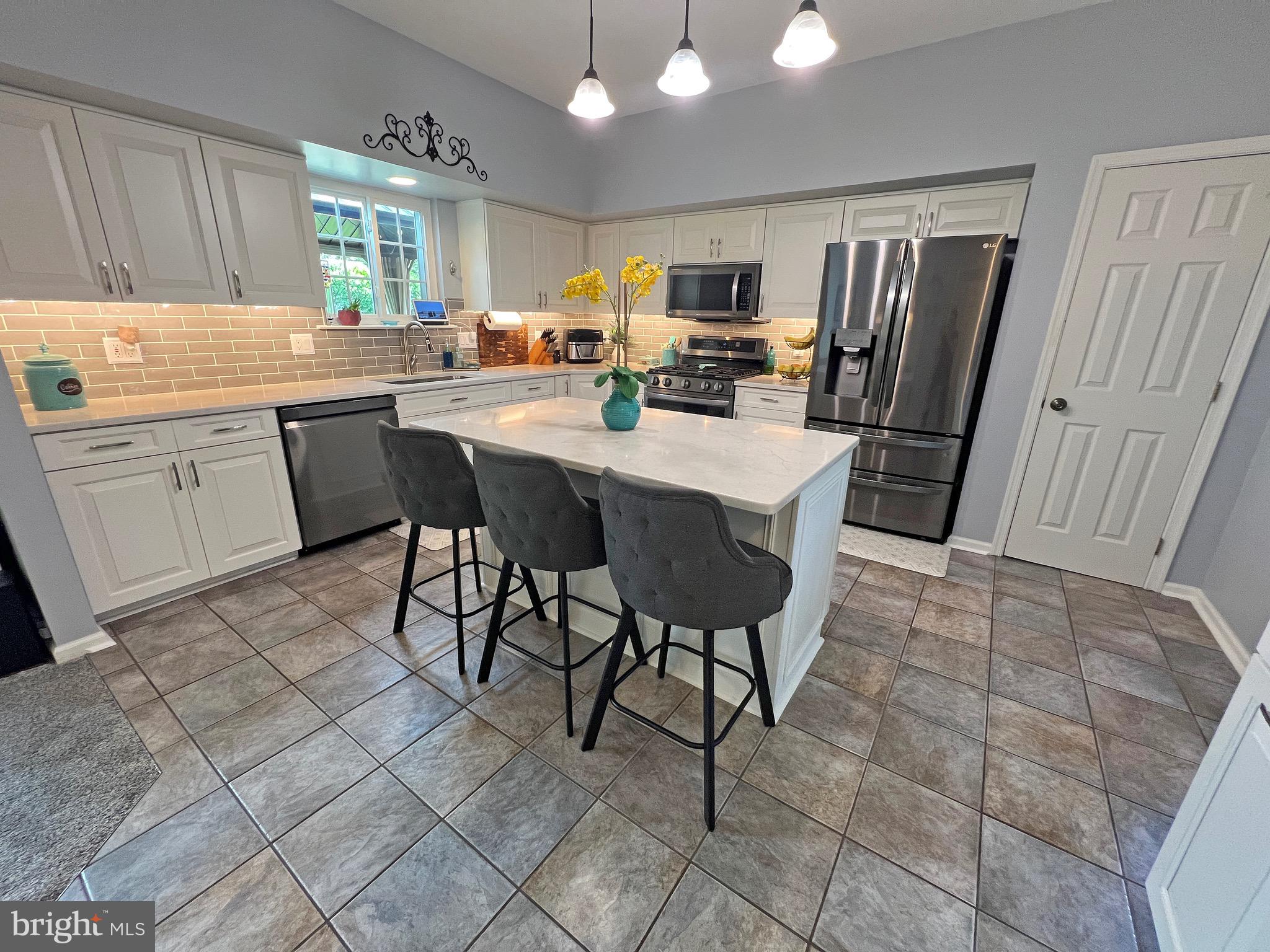 YORKTOWN CROSSING - Residential