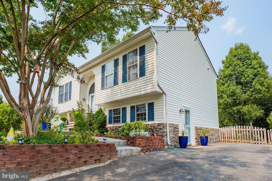 Welcome to your dream home at 3703 W GLEN DOWER DR! This spacious 5-bedroom, 2-bathroom gem features a large fenced backyard, providing a private oasis for outdoor enjoyment and entertainment. With an enclosed deck, you can relish the beauty of the surroundings in all seasons.
Nestled in a prime location, this property is conveniently close to the VRE and Hospital, ensuring easy commuting and access to essential amenities. Not to mention, the abundance of nearby restaurants offers a variety of culinary delights for every palate.
This home is a perfect blend of comfort, convenience, and style. Don't miss out on the opportunity to make it yours! Schedule a showing today and witness the exceptional lifestyle that awaits you at 3703 W GLEN DOWER DR.