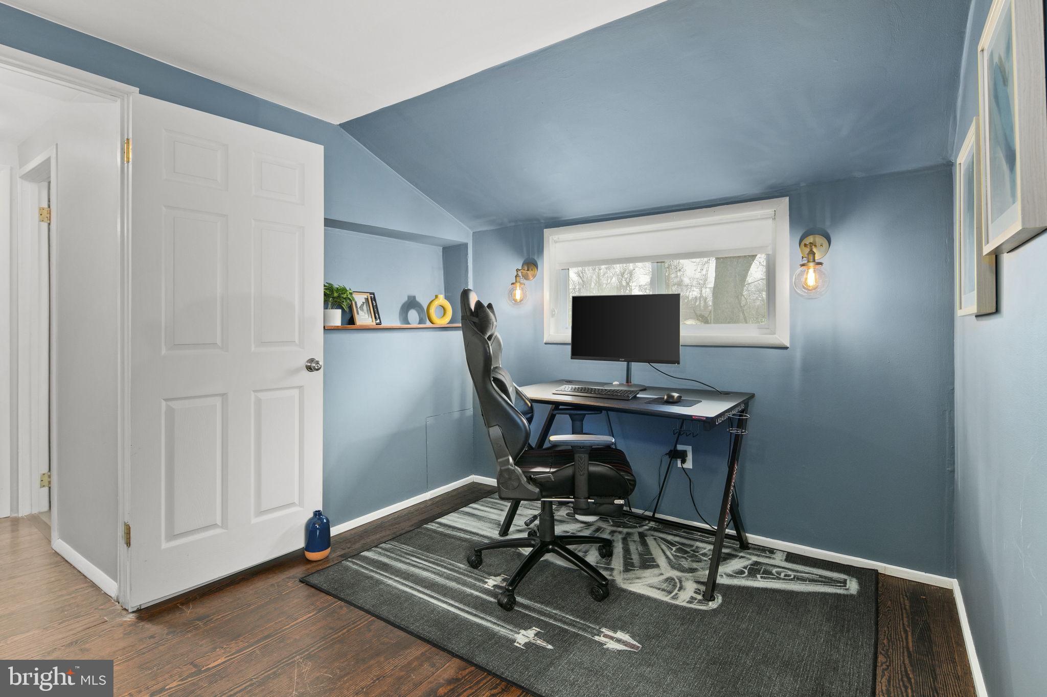 NORTH WOODSIDE - Residential