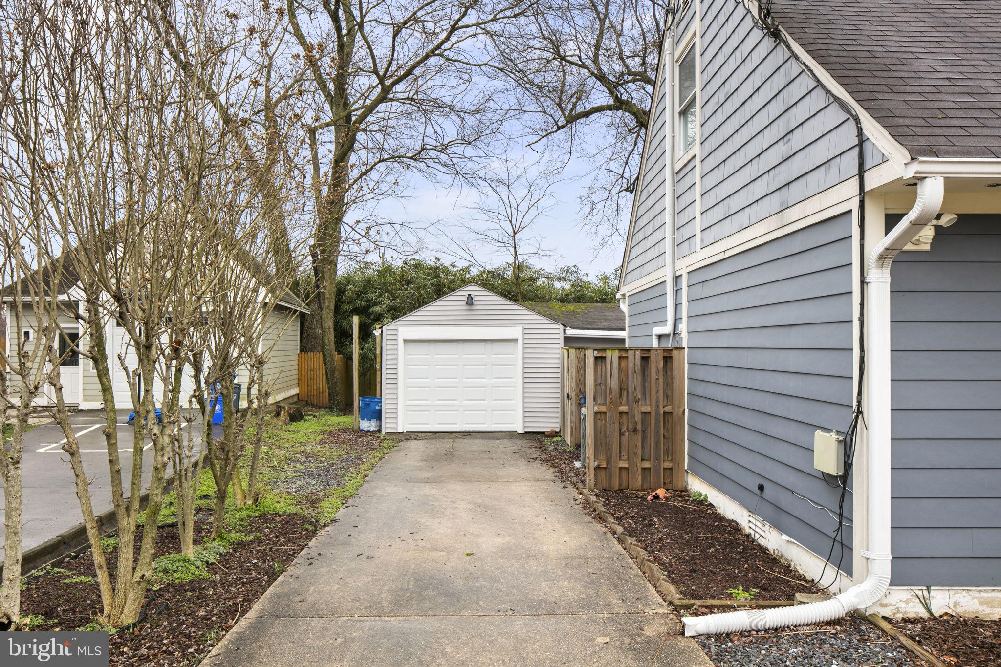 NORTH WOODSIDE - Residential