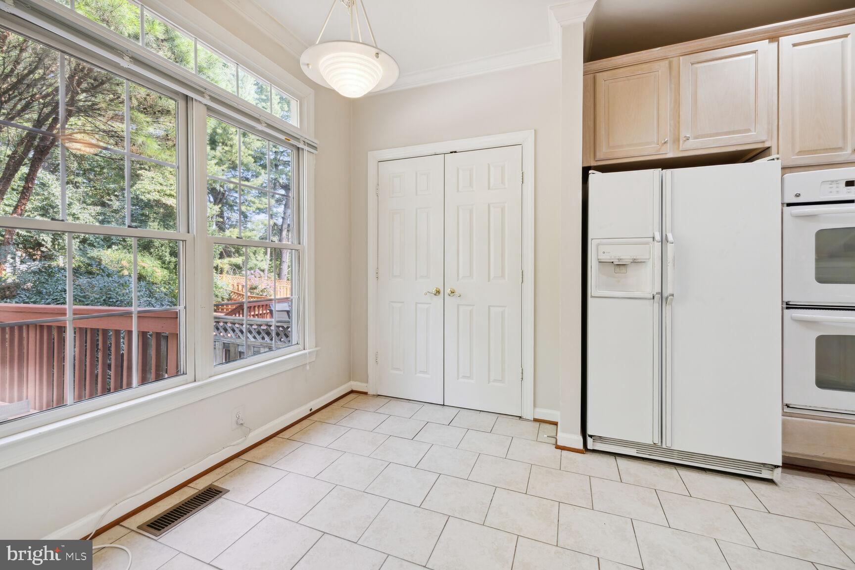 PT ROCKVILLE TWN RES 3 - Residential Lease