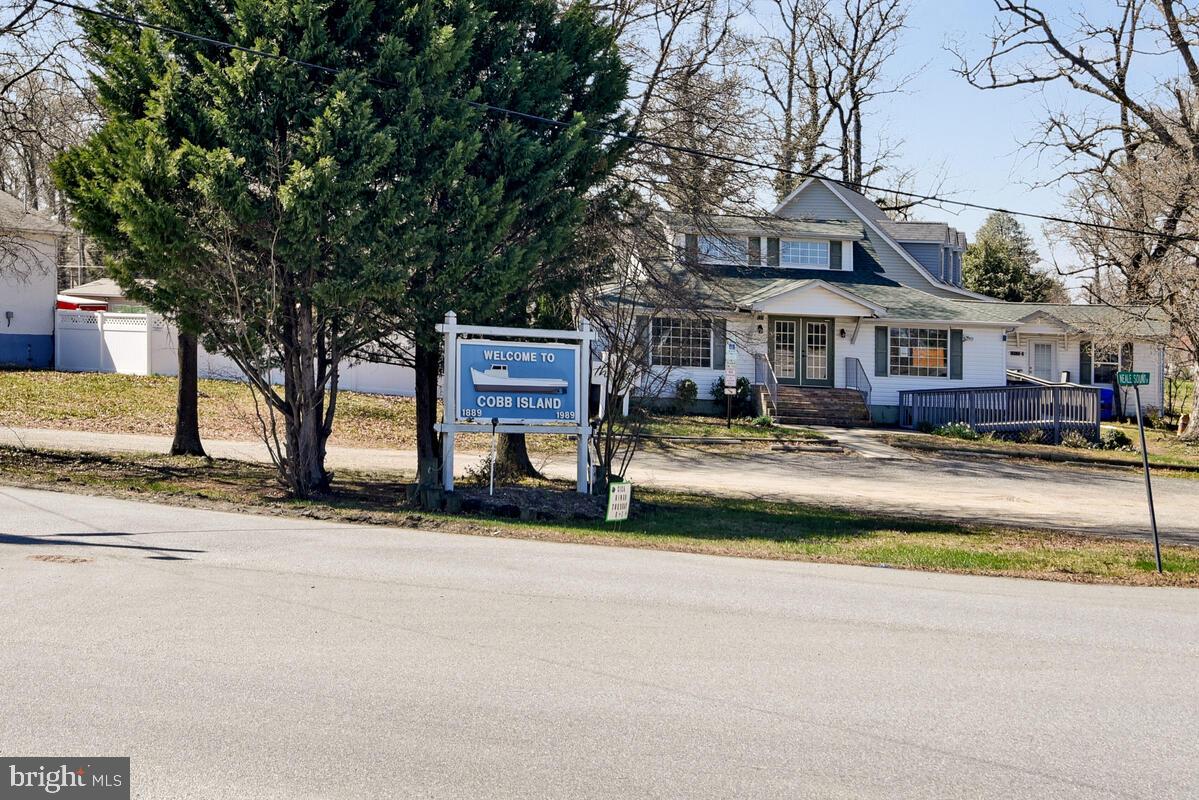 COBB ISLAND - Residential