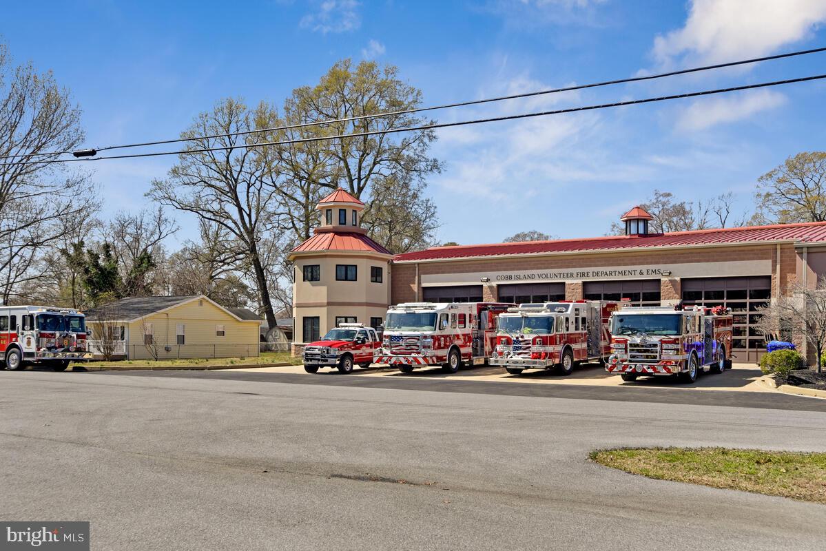 COBB ISLAND - Residential