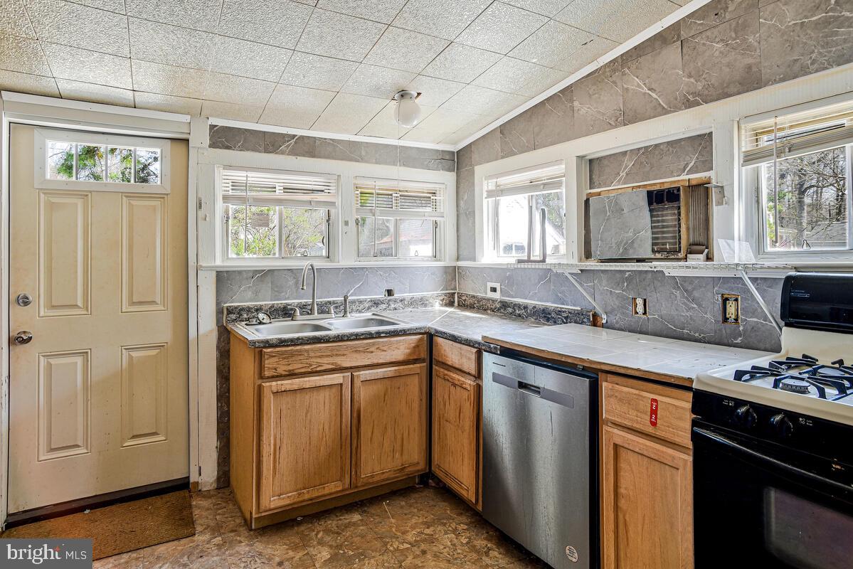 COBB ISLAND - Residential