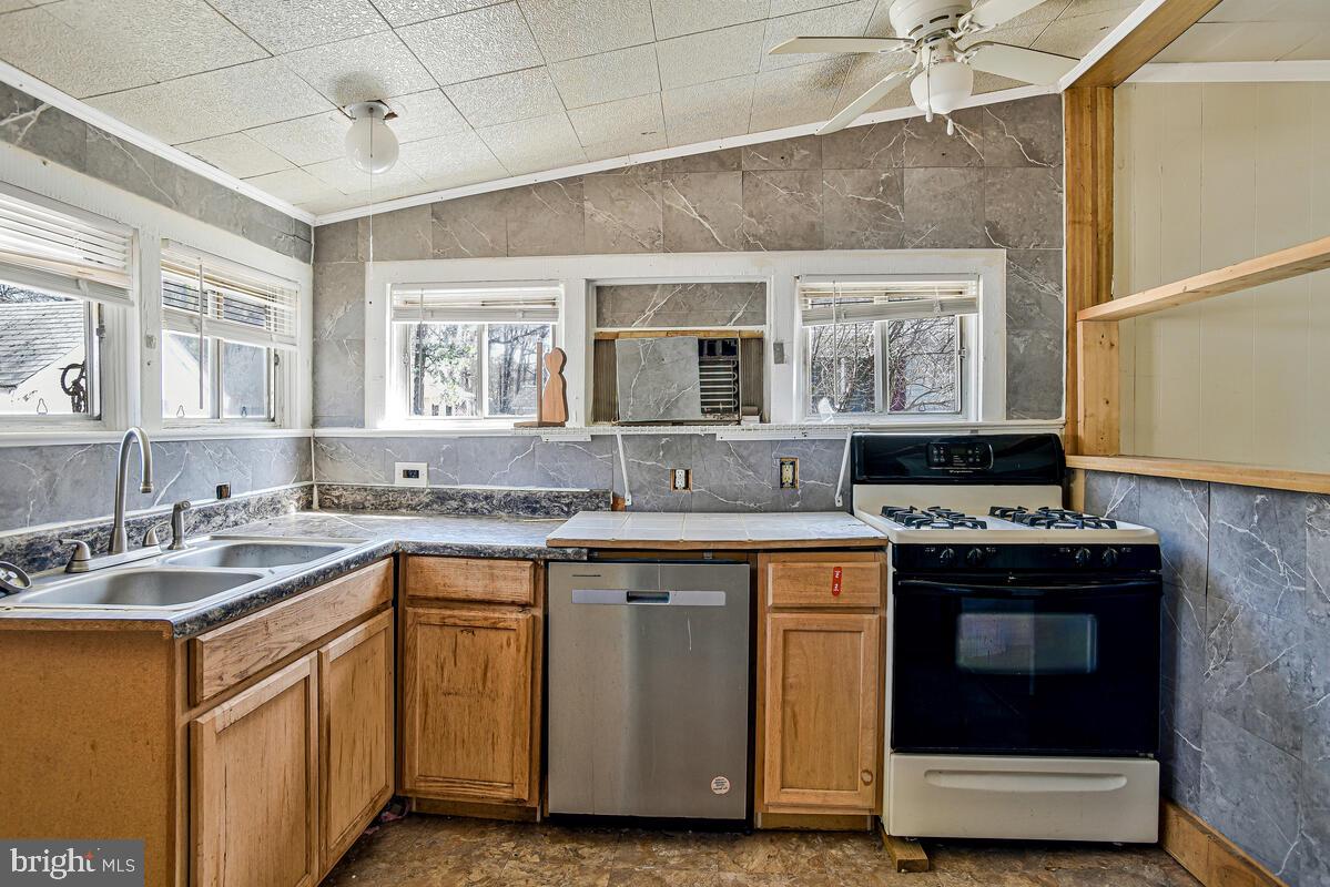 COBB ISLAND - Residential