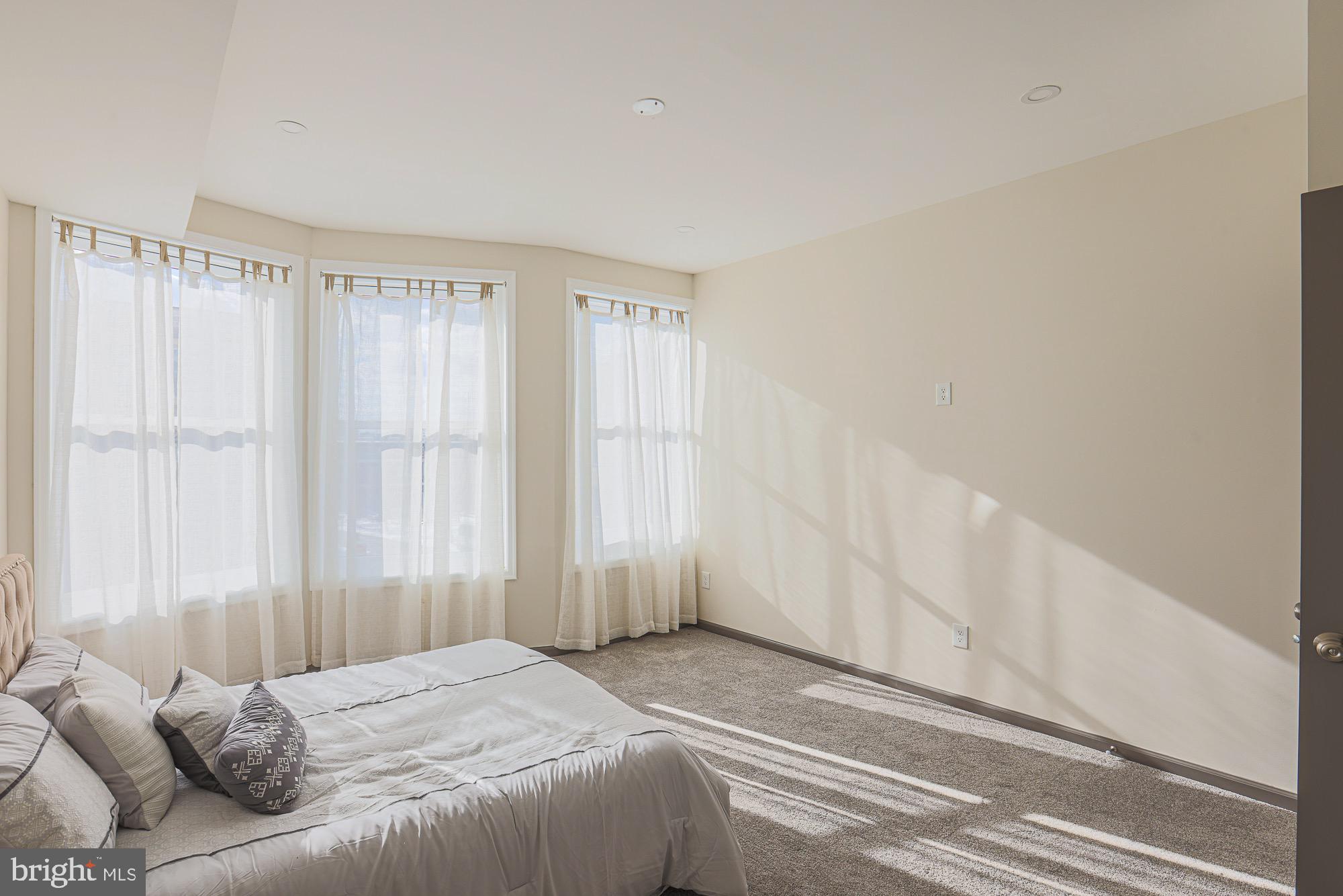 MIDWAY - Residential