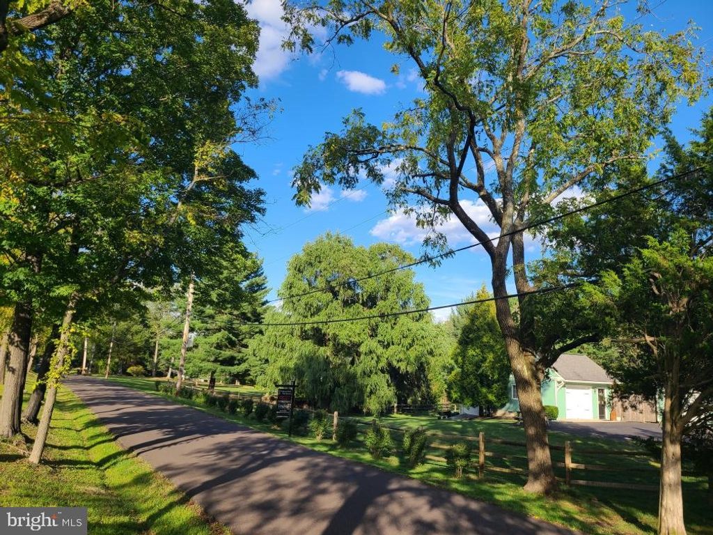 Photo of 3889 Robin Road, FURLONG, PA 18925 (MLS # PABU2088082)