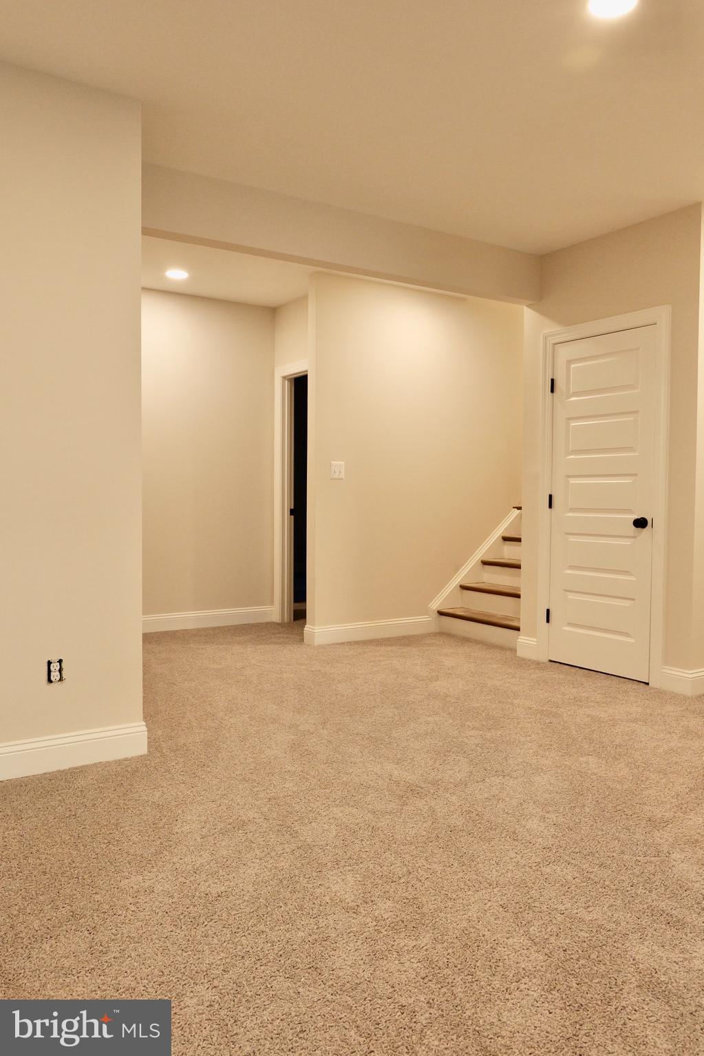 RIVER BEND - Residential