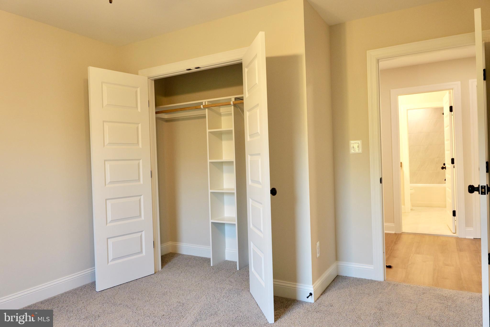 RIVER BEND - Residential