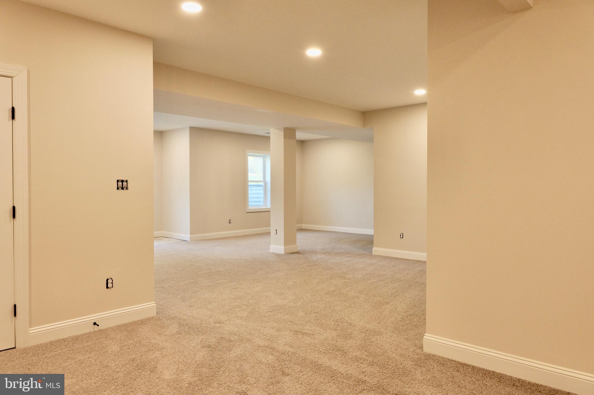 RIVER BEND - Residential