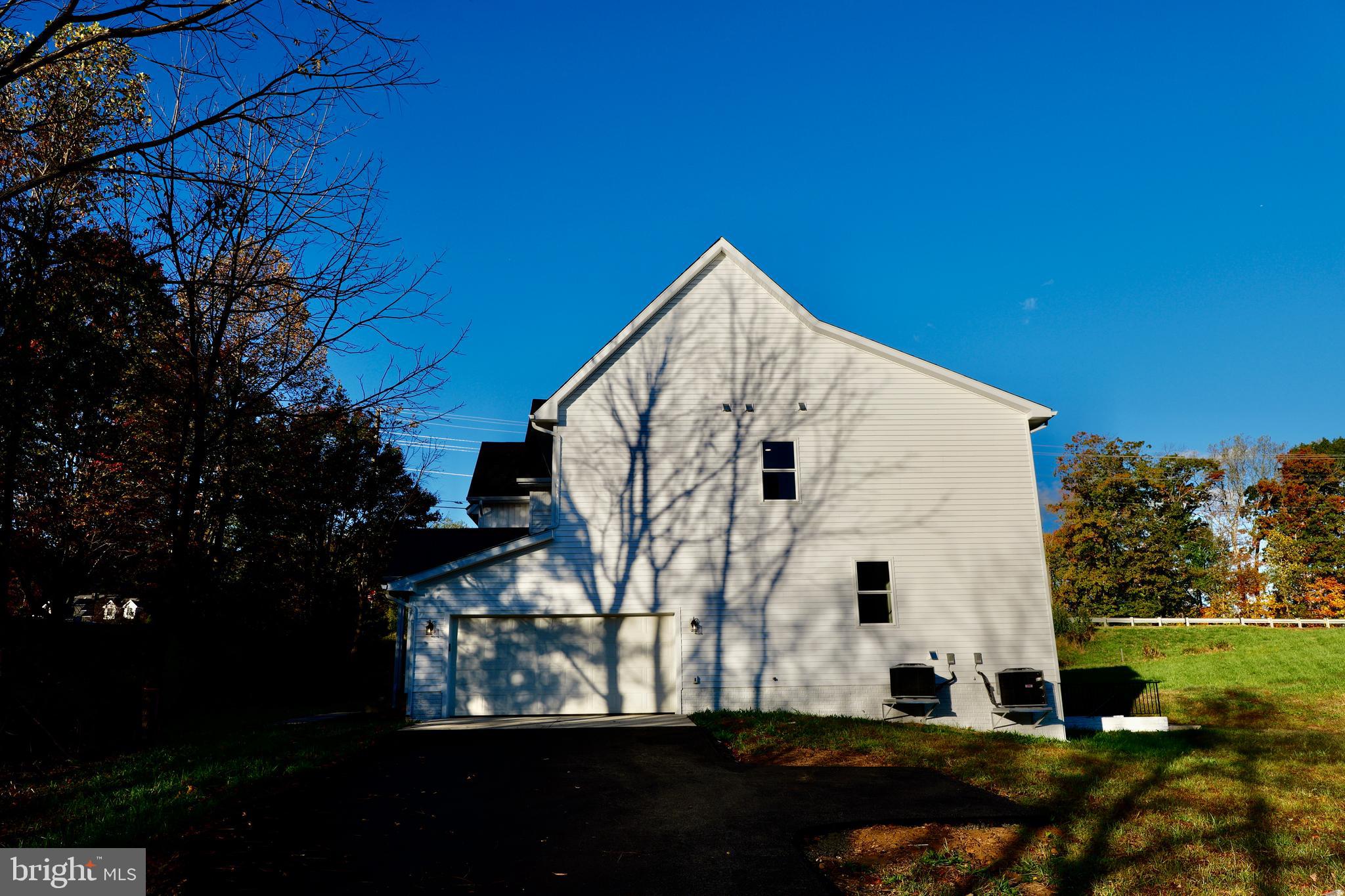 RIVER BEND - Residential