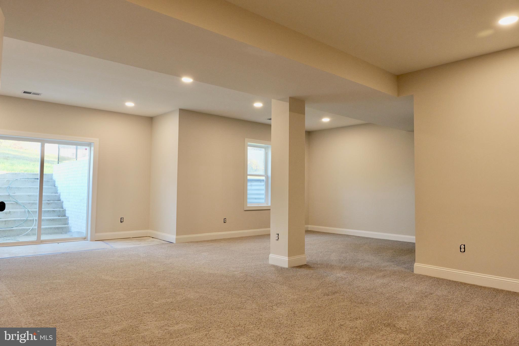 RIVER BEND - Residential