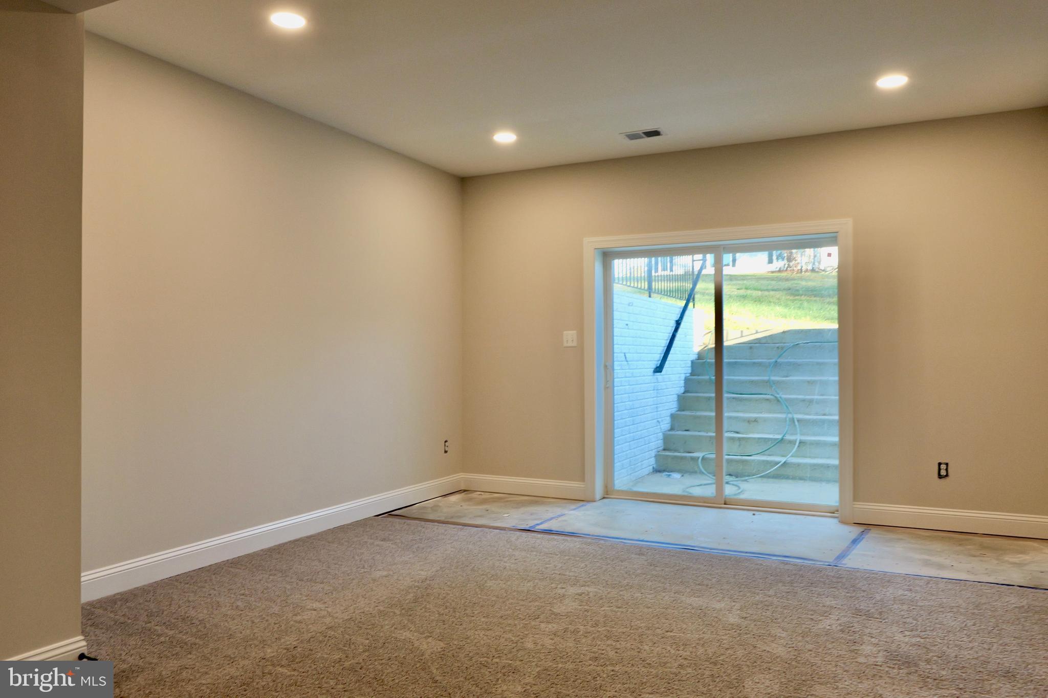 RIVER BEND - Residential