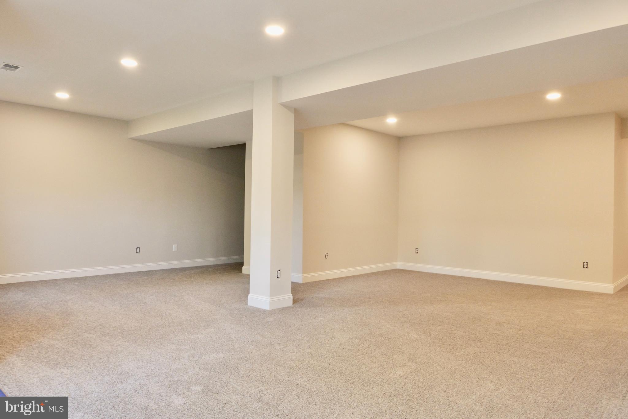 RIVER BEND - Residential