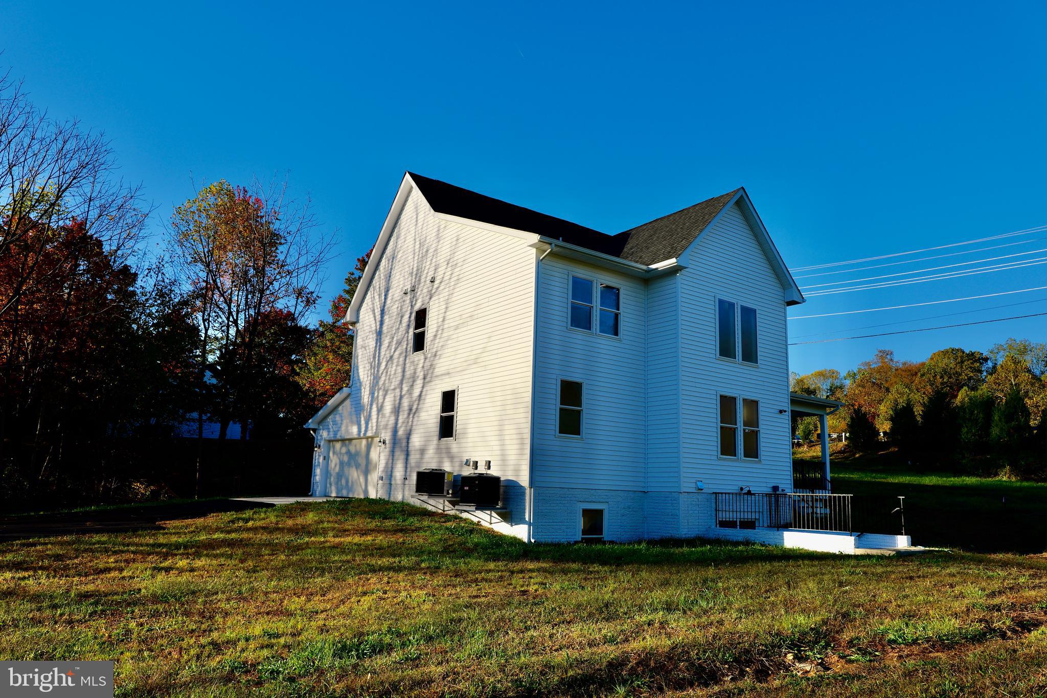 RIVER BEND - Residential