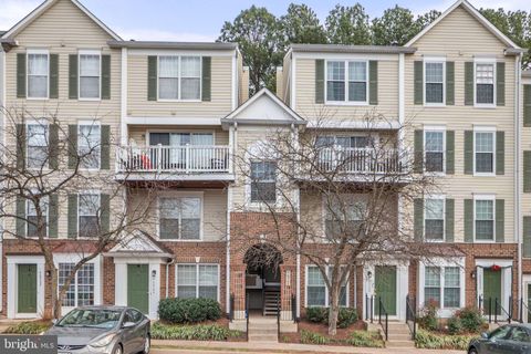 Property photo of 46966 Courtyard Square 301, Sterling, VA 20164
