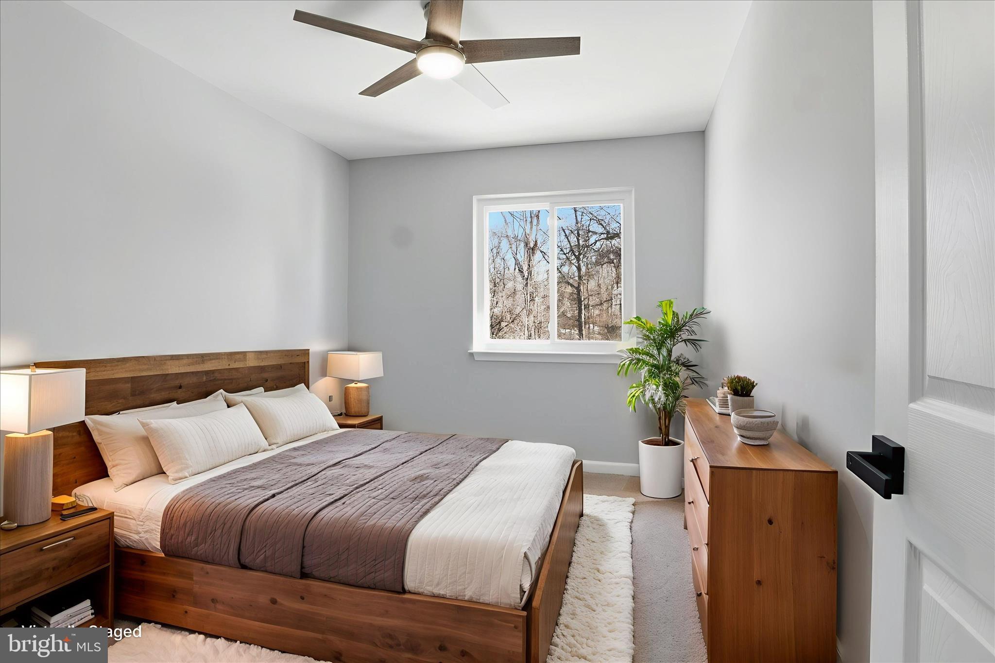 BURKE STATION SQUARE - Residential