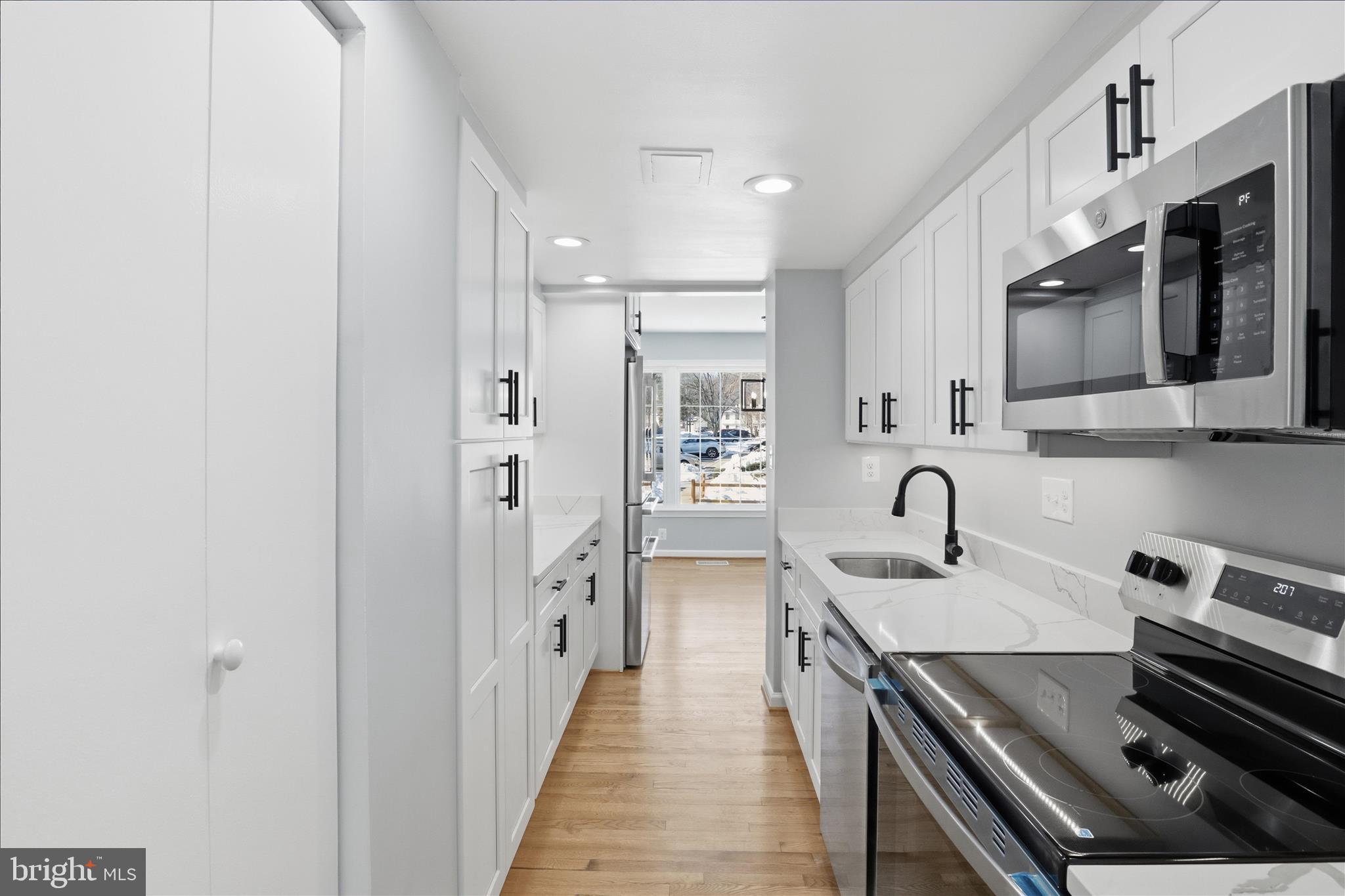 BURKE STATION SQUARE - Residential