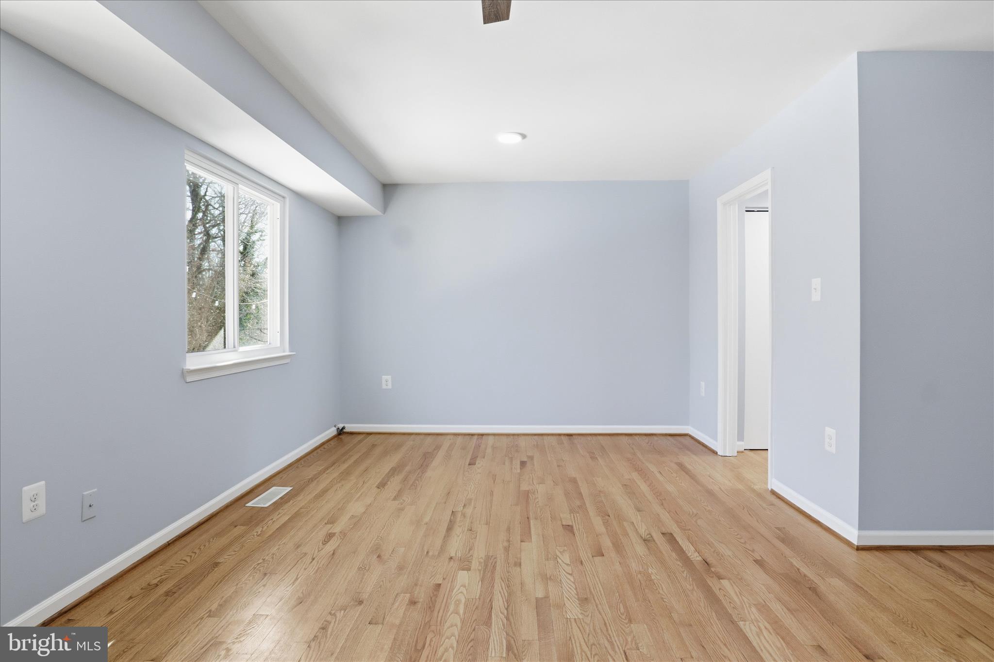 BURKE STATION SQUARE - Residential