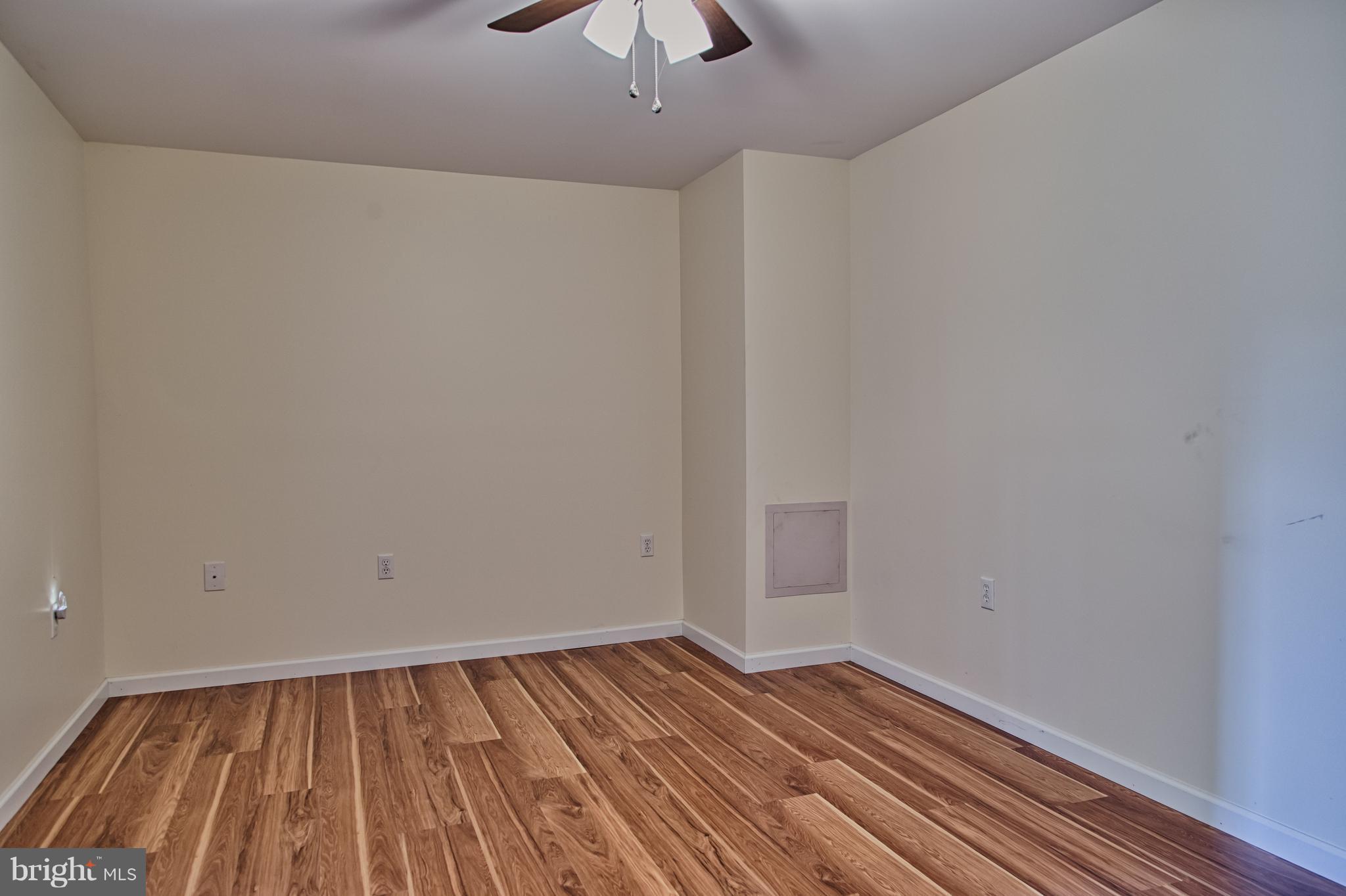 LAUREL RIDGE - Residential