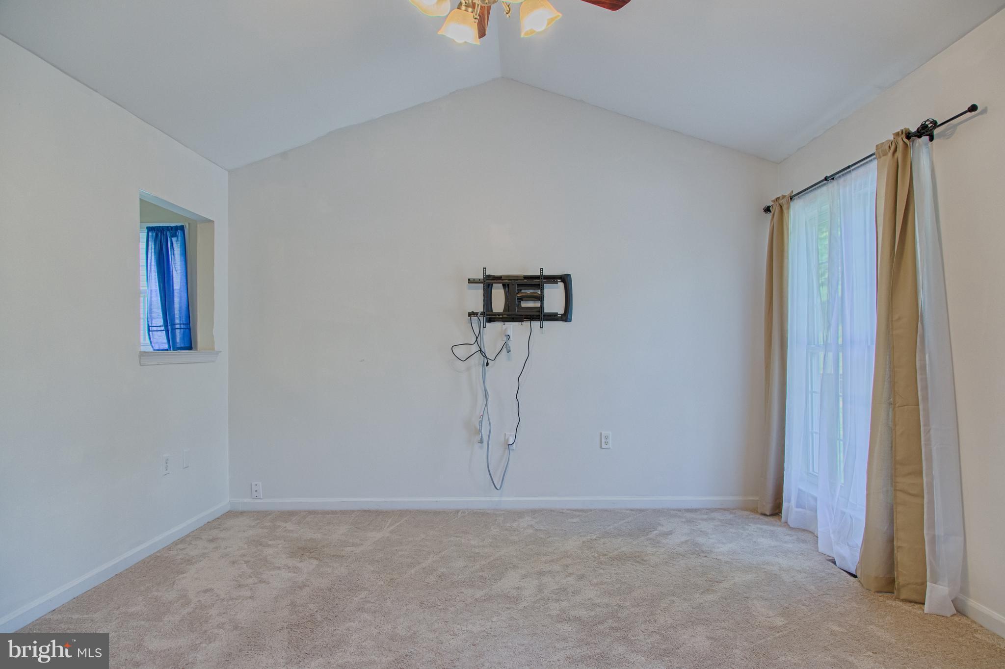 LAUREL RIDGE - Residential