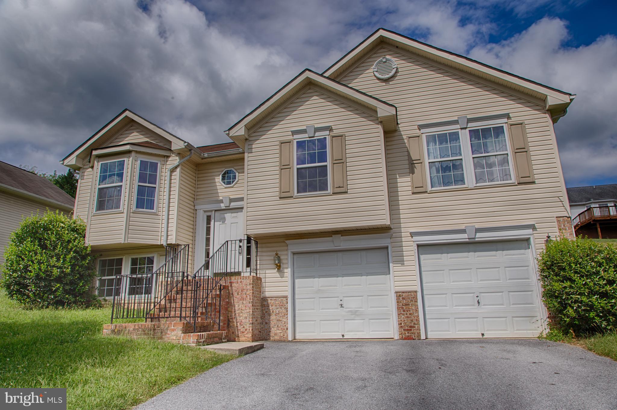 LAUREL RIDGE - Residential