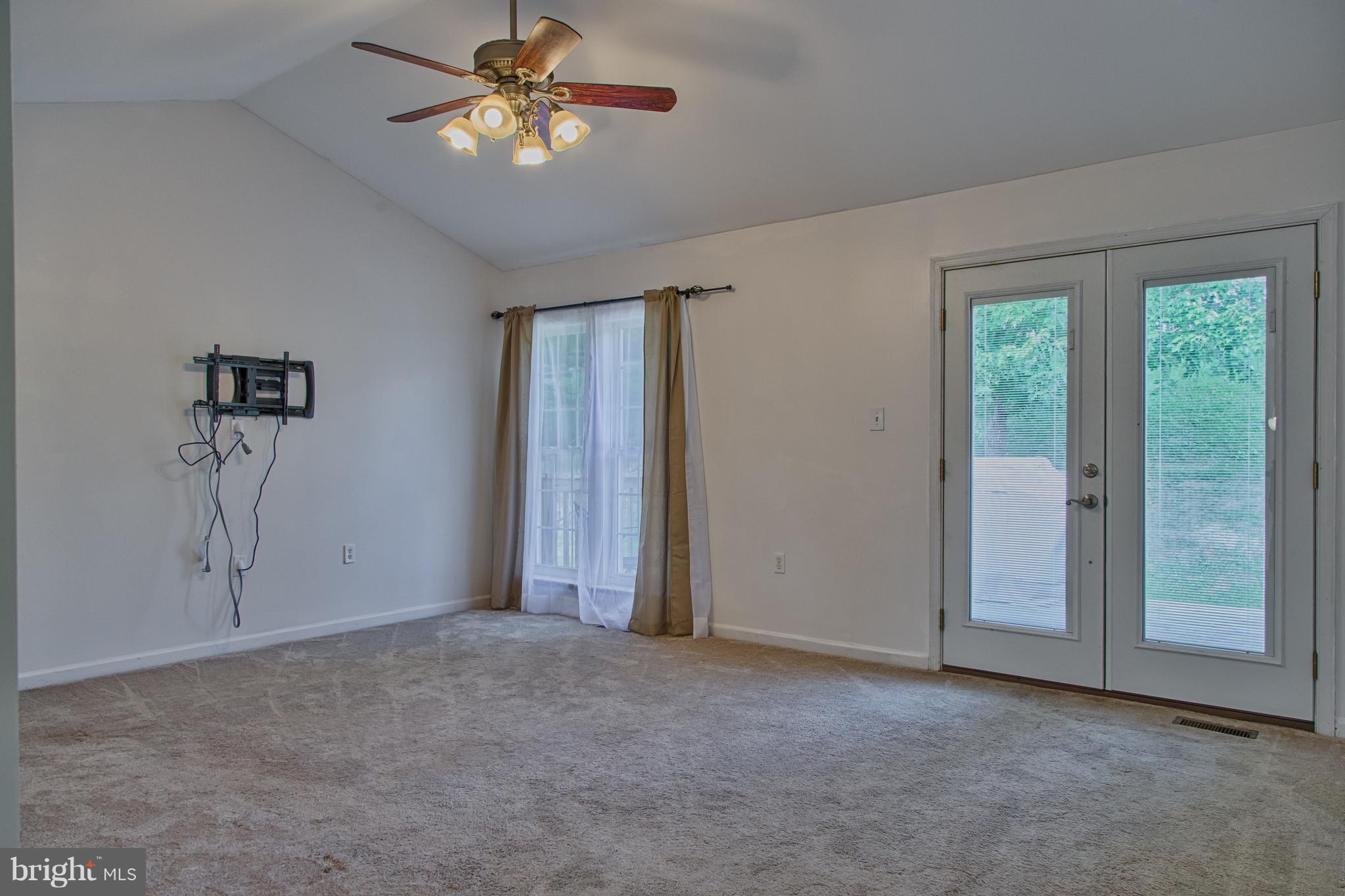 LAUREL RIDGE - Residential