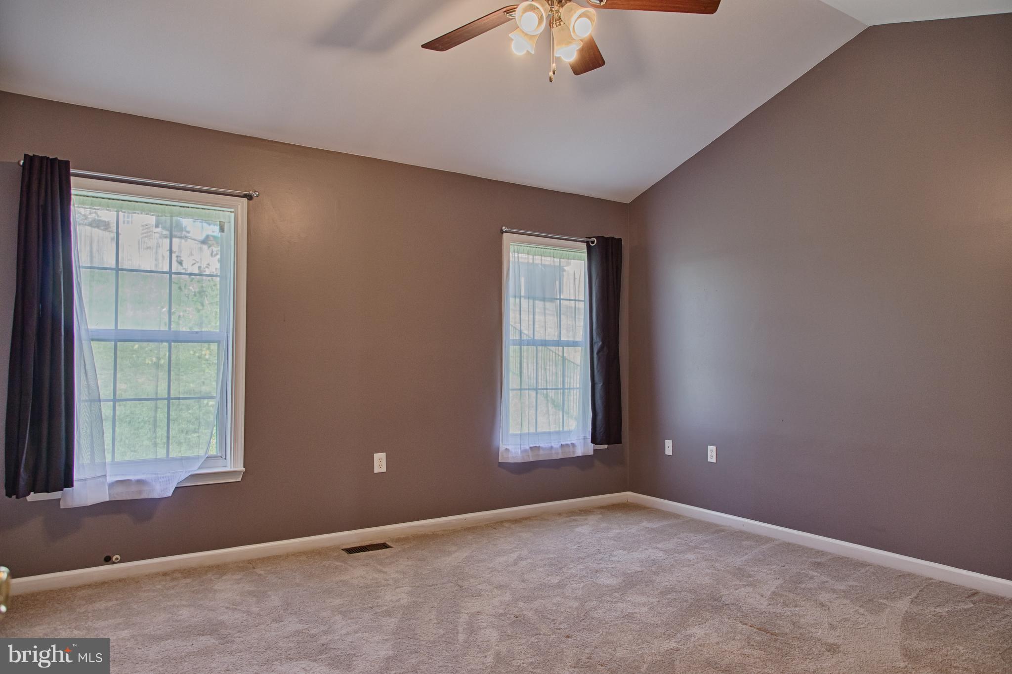 LAUREL RIDGE - Residential