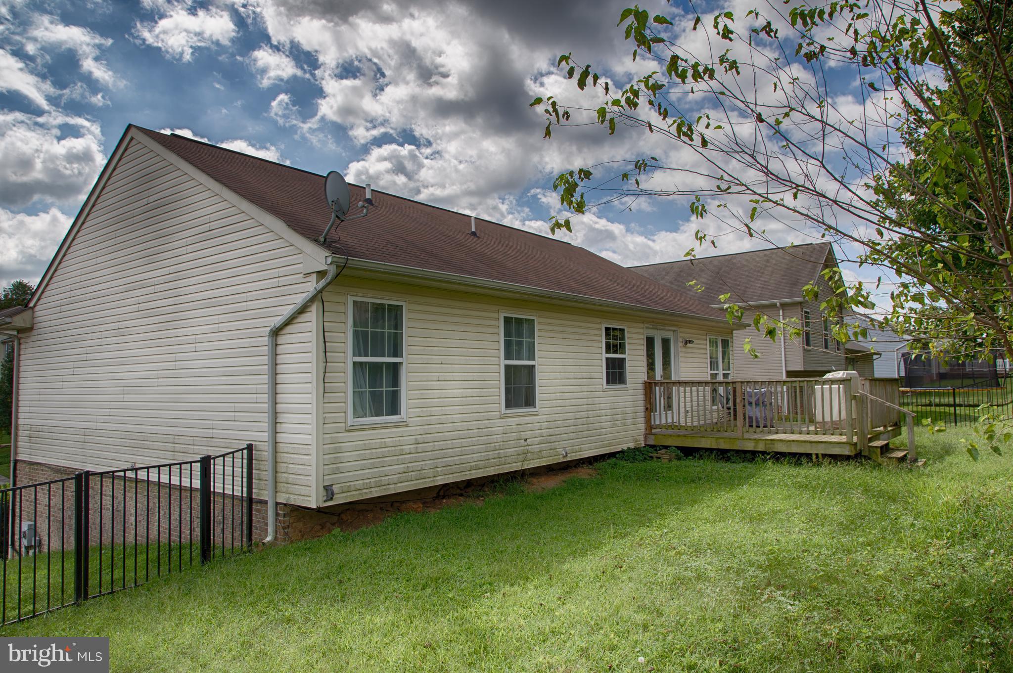 LAUREL RIDGE - Residential