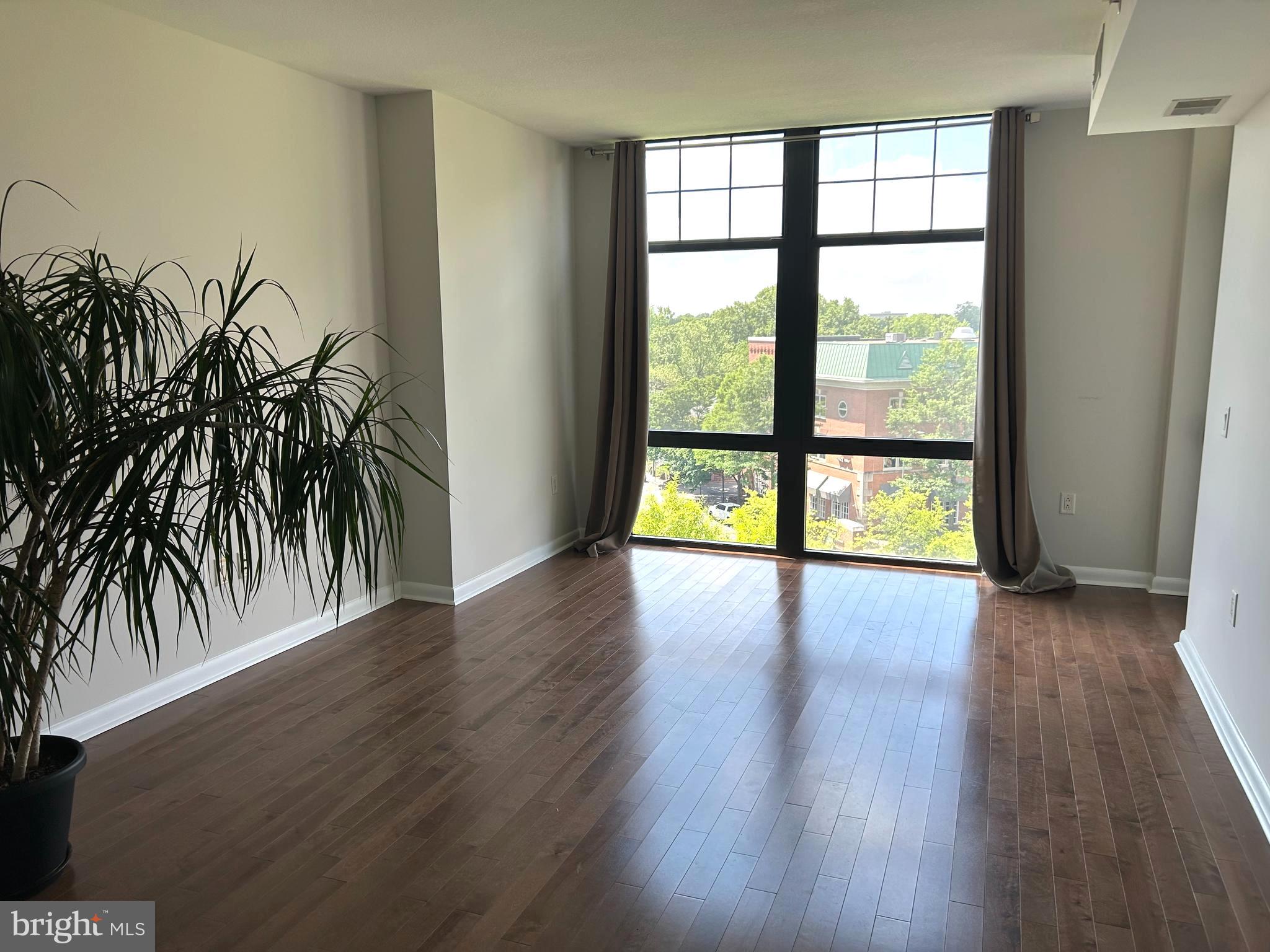 1021 N GARFIELD STREET 740