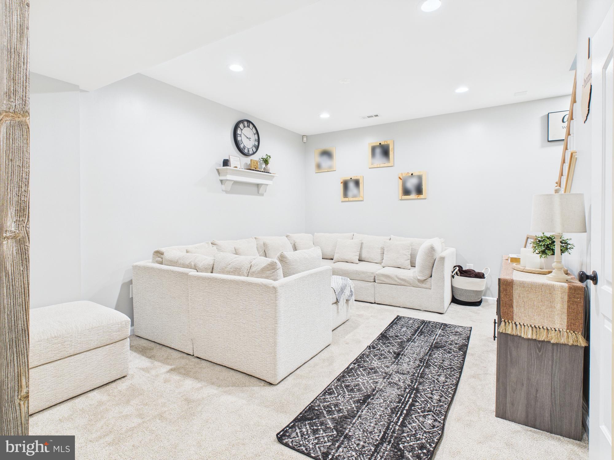 CLIFTON HILLS - Residential