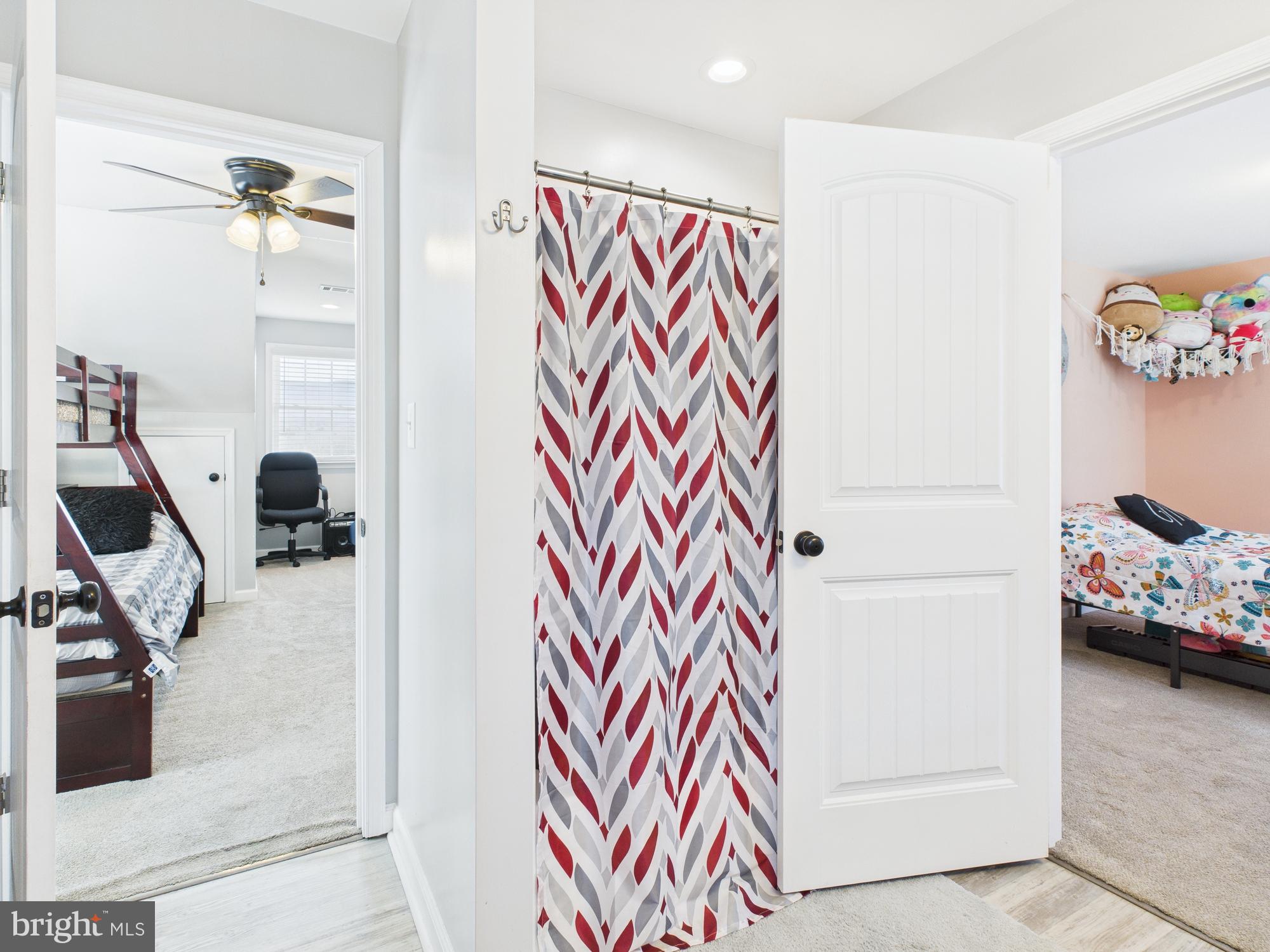 CLIFTON HILLS - Residential